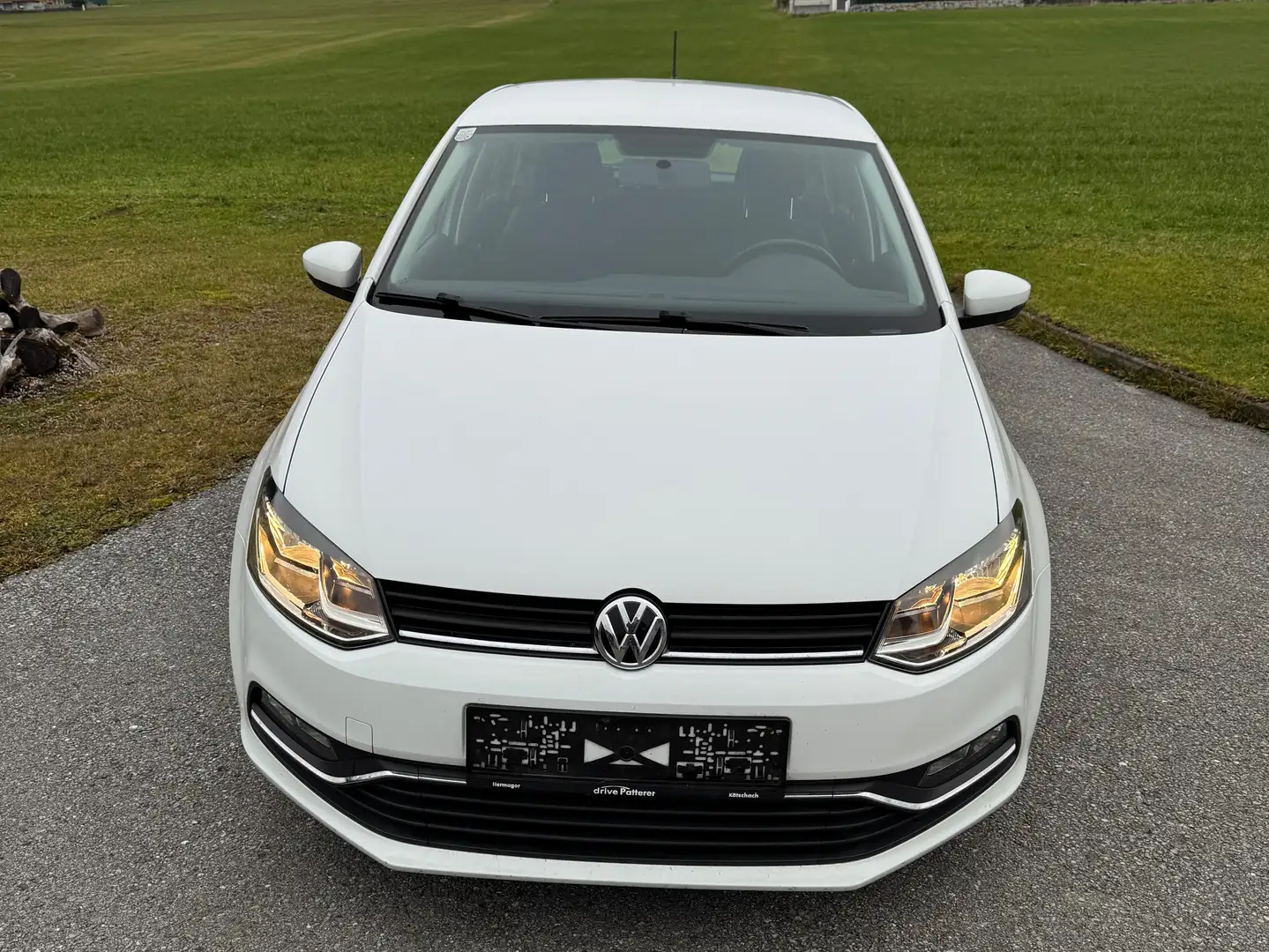 Volkswagen Polo 1,0 - Erstbesitz + jährliche Service. Weiß - 2