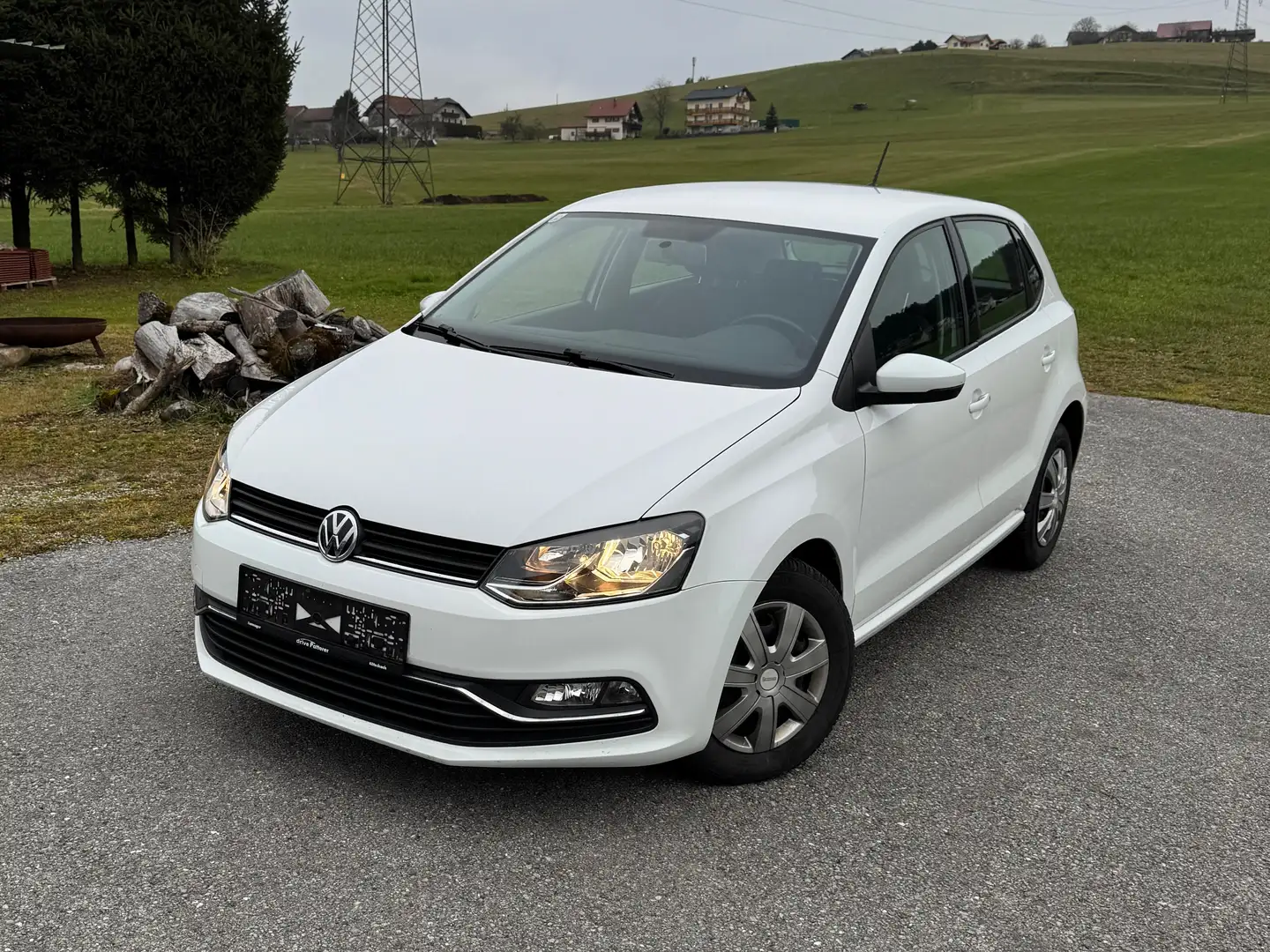 Volkswagen Polo 1,0 - Erstbesitz + jährliche Service. Weiß - 1
