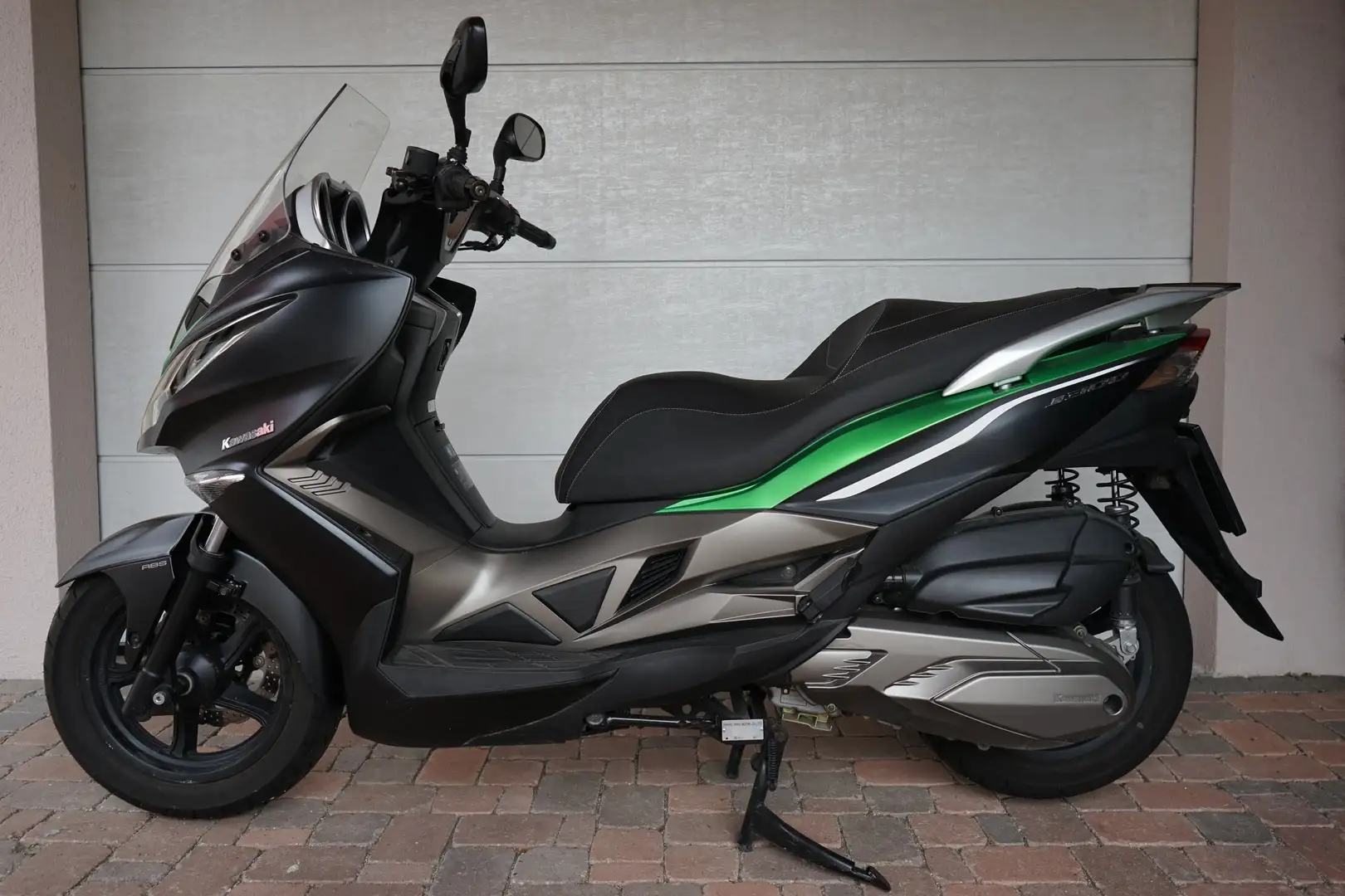 Kawasaki J300 Motorroller - 1