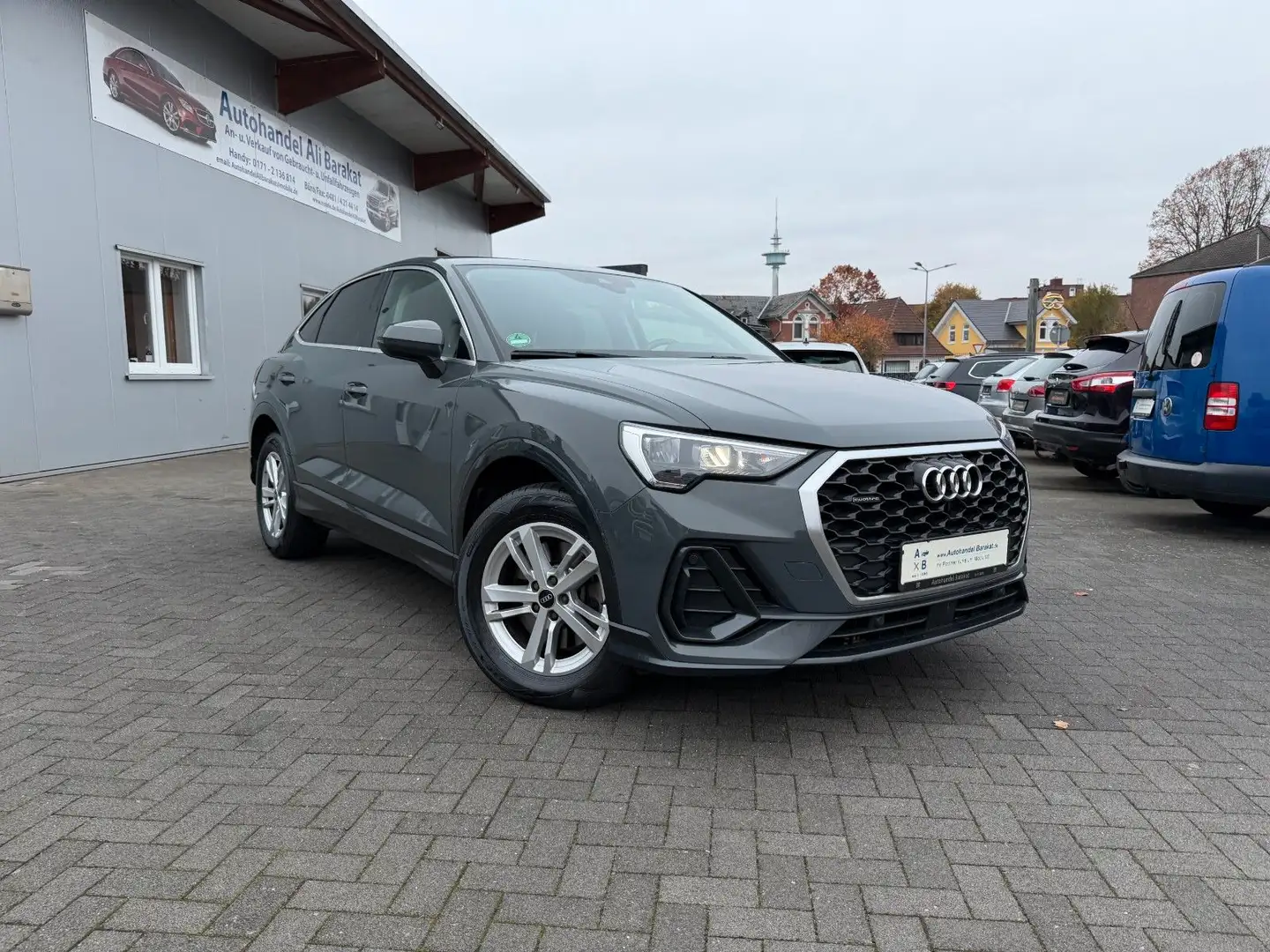Audi Q3 Sportback 40 TDI Quattro AHK Leder Navi 1.Hd Grau - 1