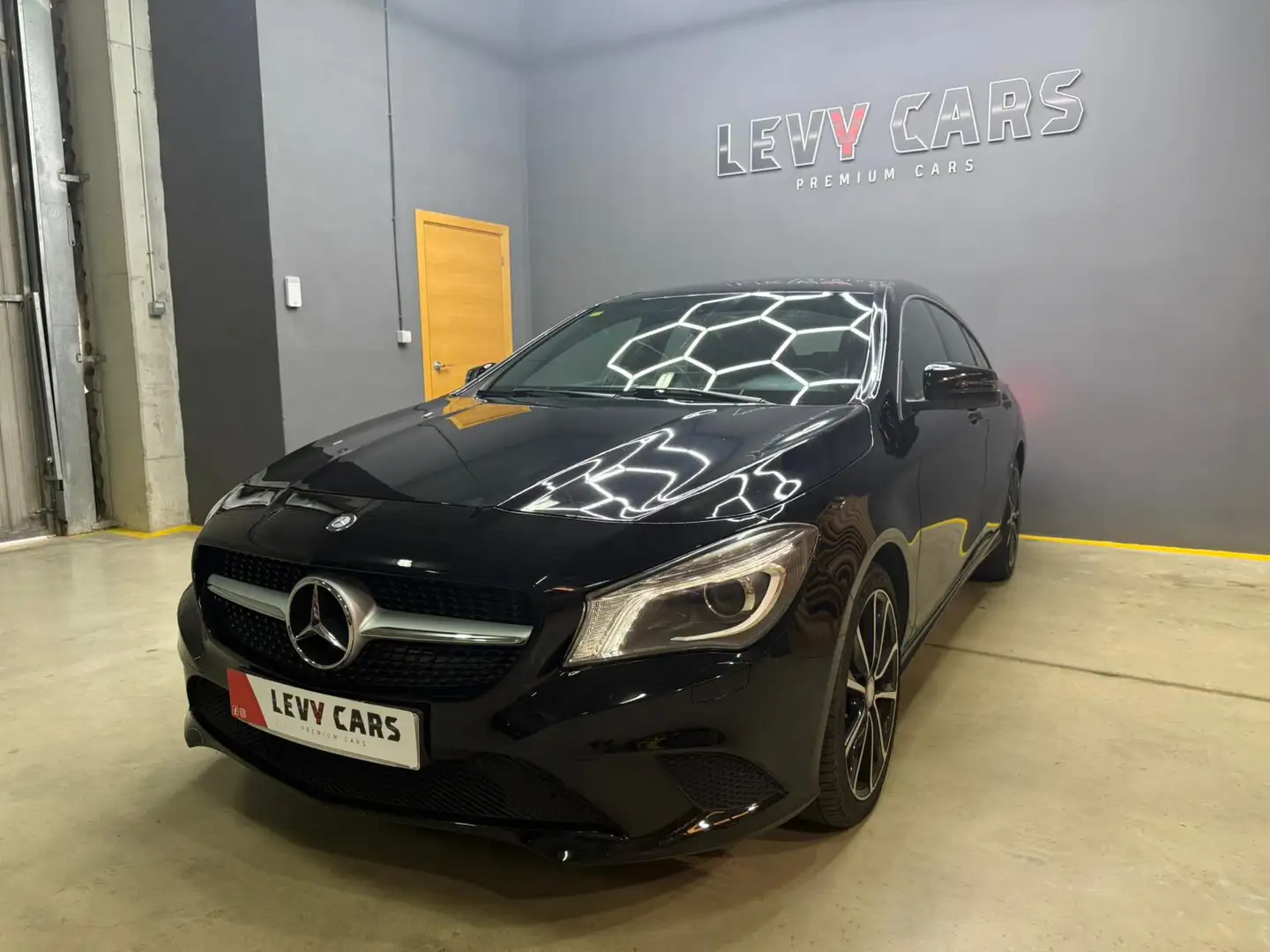 Mercedes-Benz CLA 200 Shooting Brake 200d 7G-DCT Nero - 1