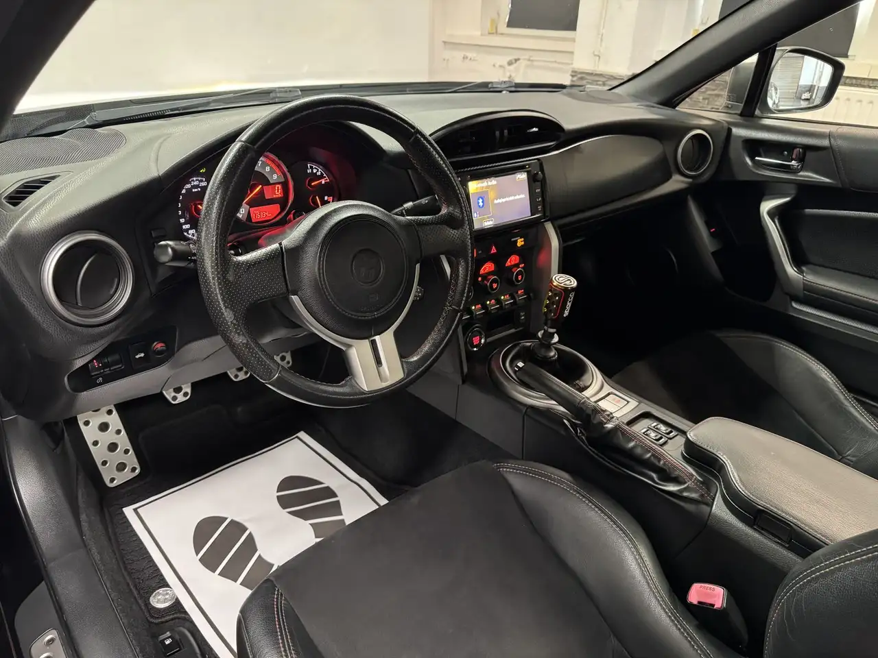 Toyota GT86 2.0 200 ch BVM / Carnet Toyota complet / Xénon / Sièges chauffants / Régulateur de vitesse
