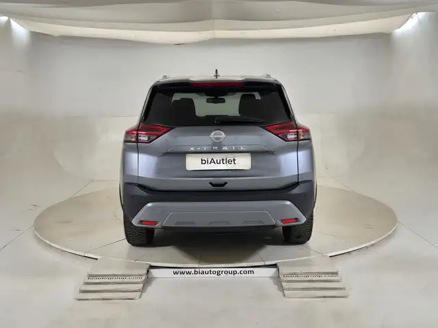 Nissan X-Trail view 3