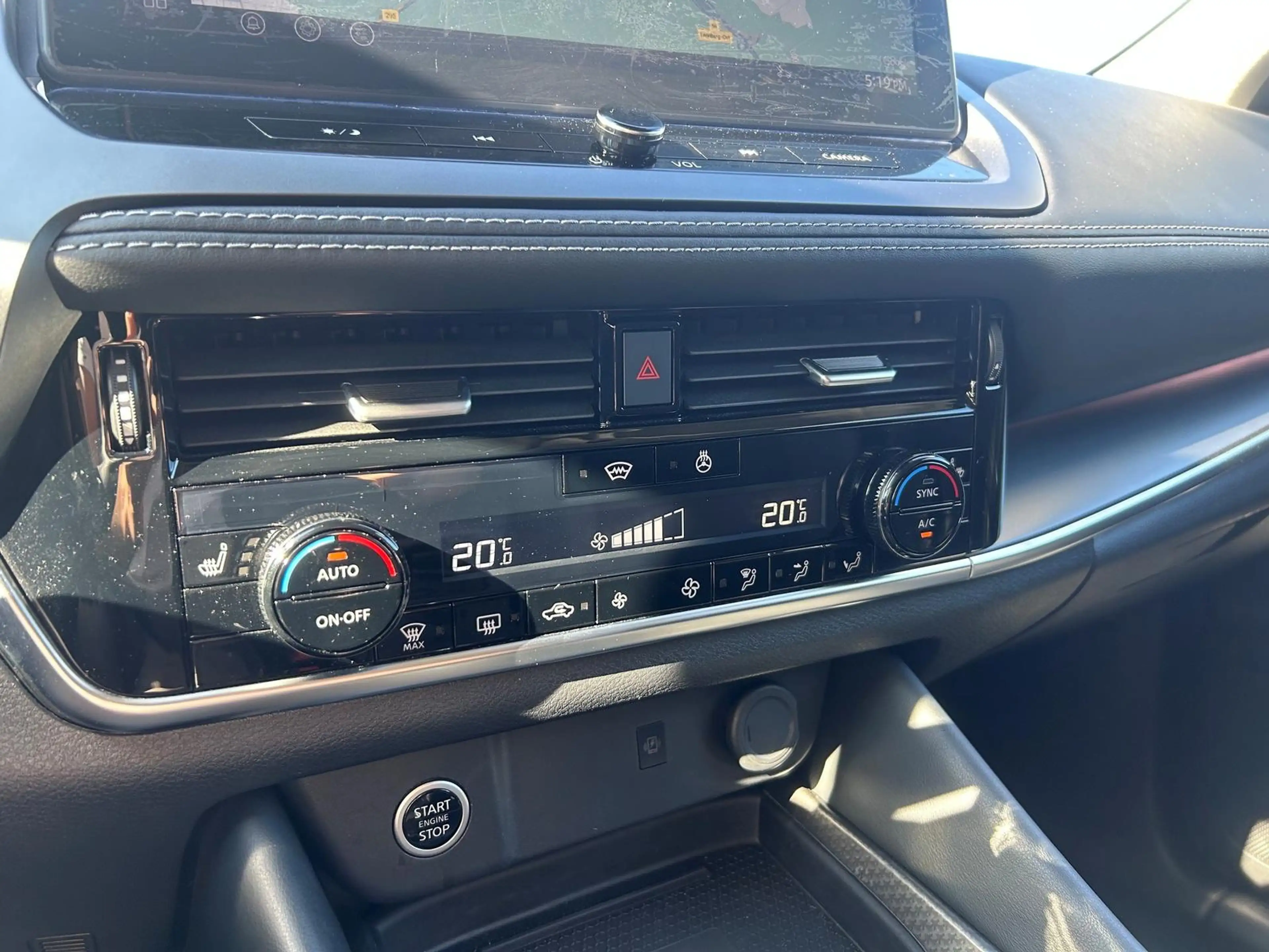 Nissan Qashqai 1.3 DIG-T N-Connecta Komfort & Winterpaket — photo 12