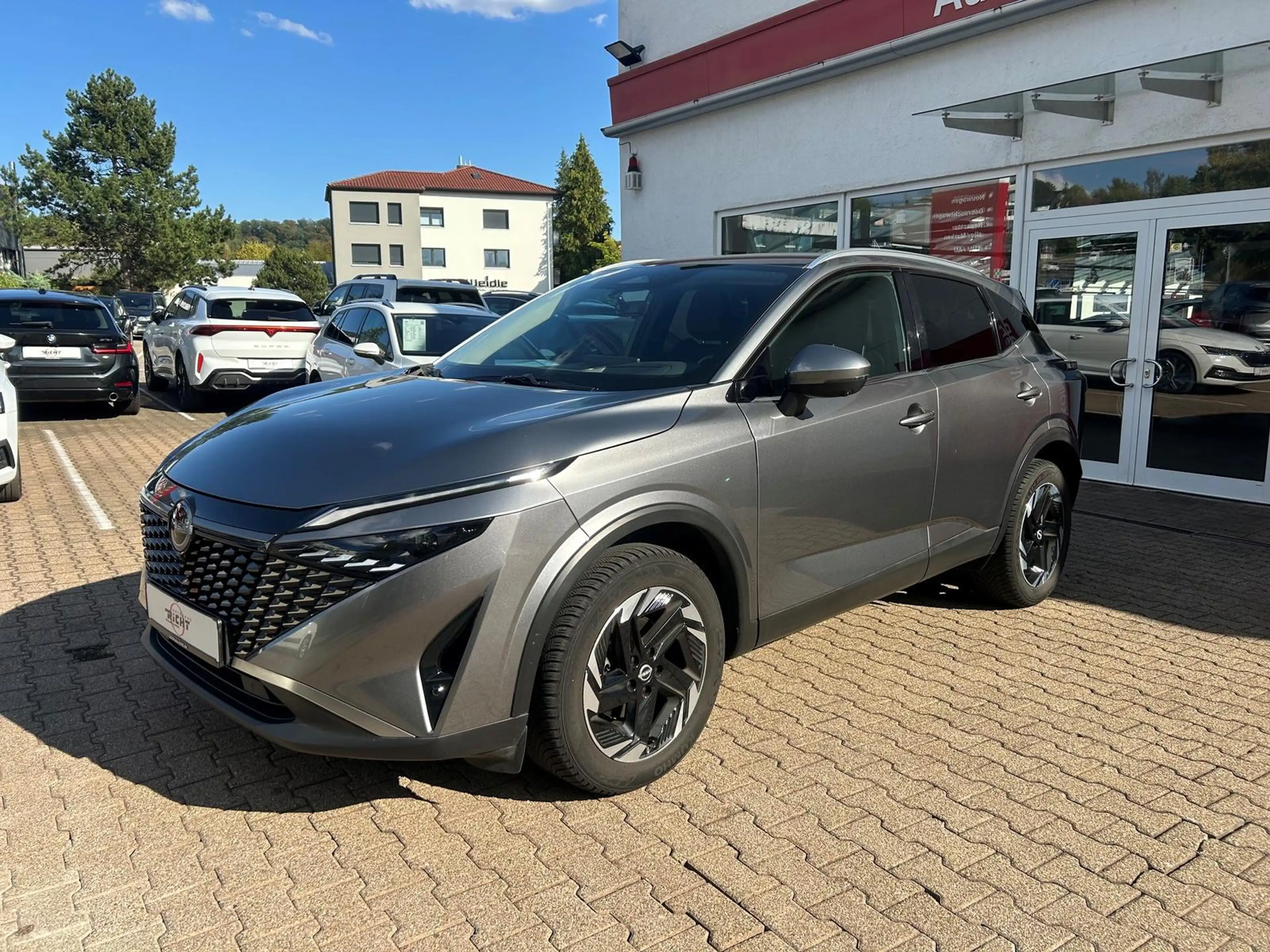 Nissan Qashqai 1.3 DIG-T N-Connecta Komfort & Winterpaket — photo 3