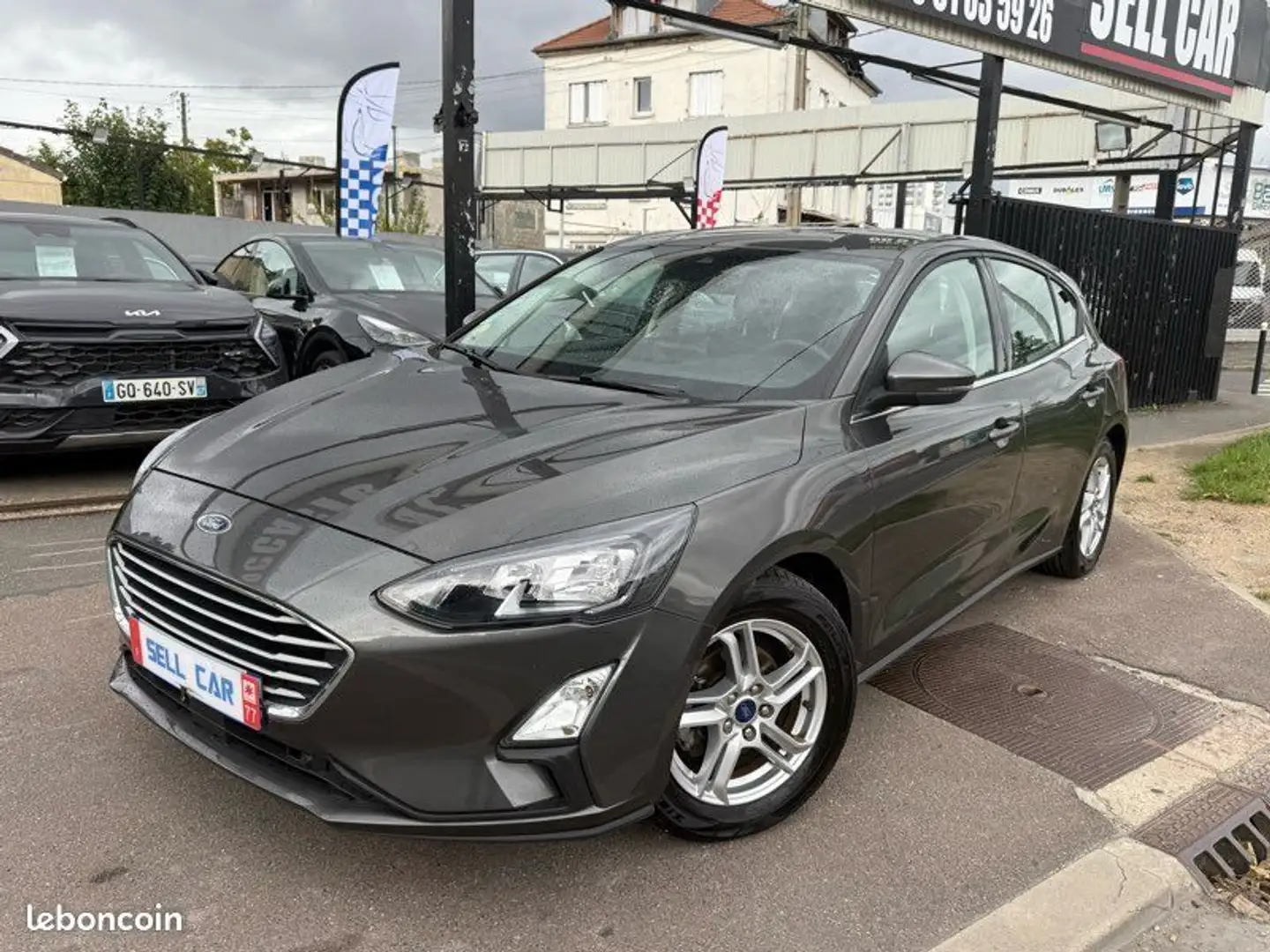 Ford Focus 1.5 ecoblue 120 Trend Business 03-2021 Grau - 1