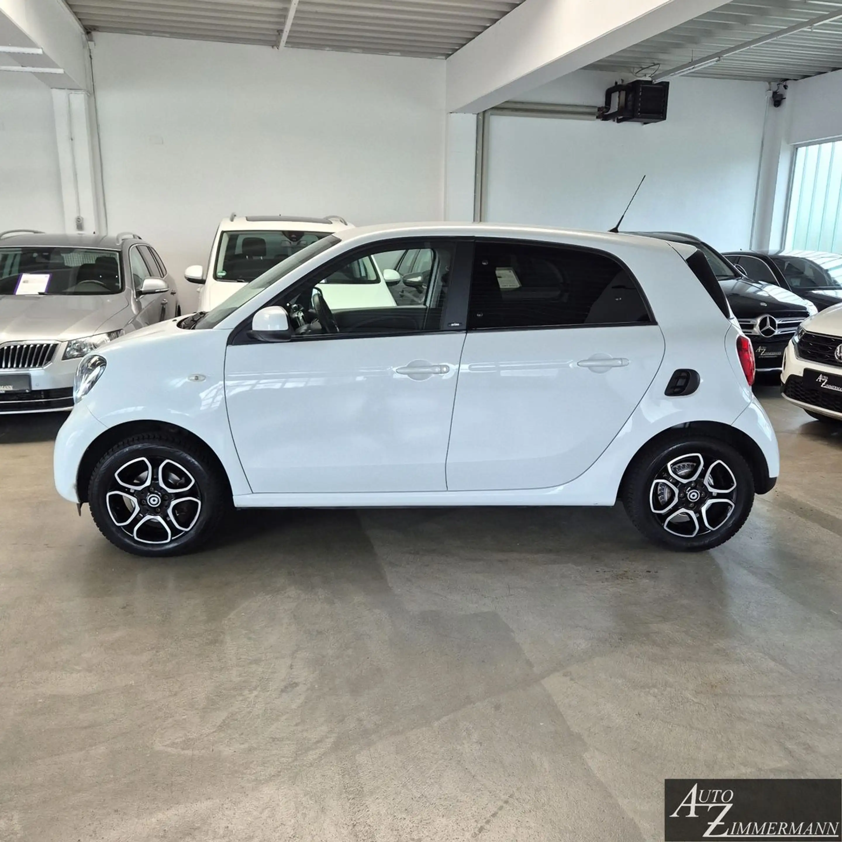 smart forFour 0,9 Prime Navi*Leder*Kamera*Alu*Spurhalt — photo 4