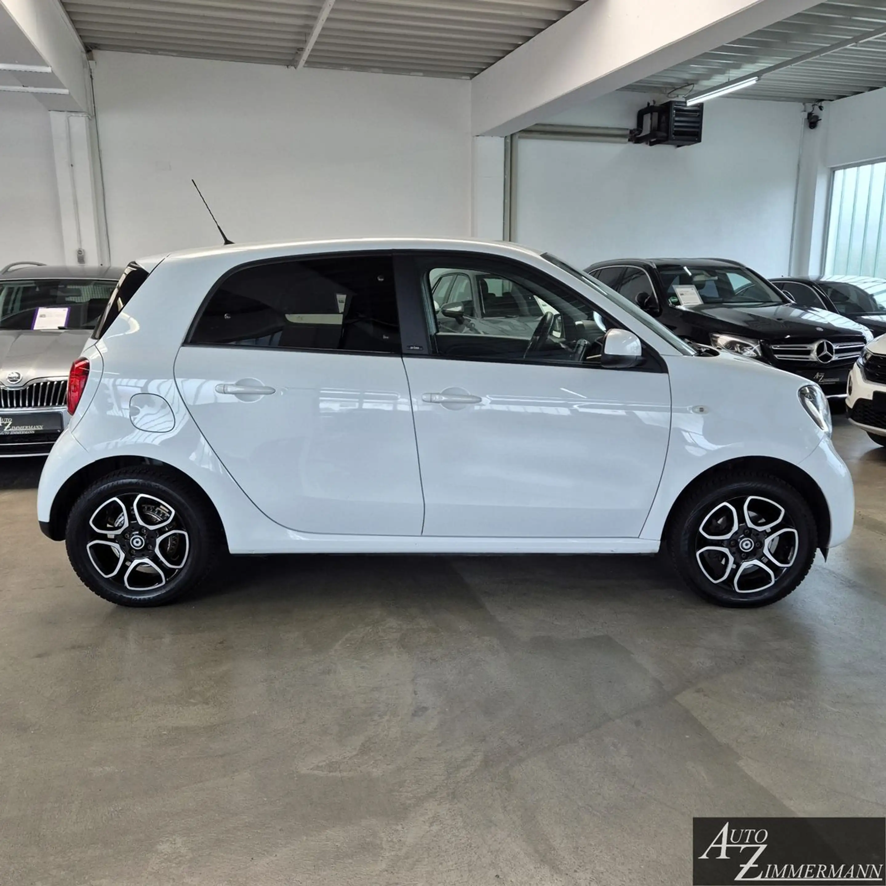 smart forFour 0,9 Prime Navi*Leder*Kamera*Alu*Spurhalt — photo 3