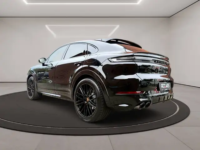 Porsche Cayenne view 8