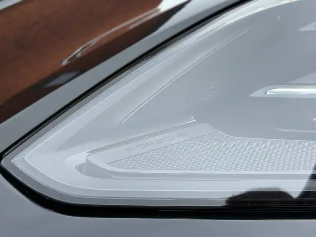 Porsche Cayenne view 9