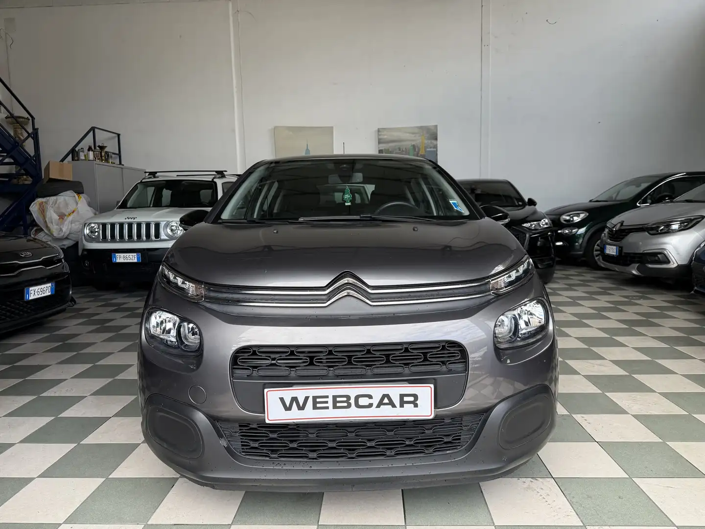 Citroen C3 1.2 puretech Shine 82cv Grau - 2