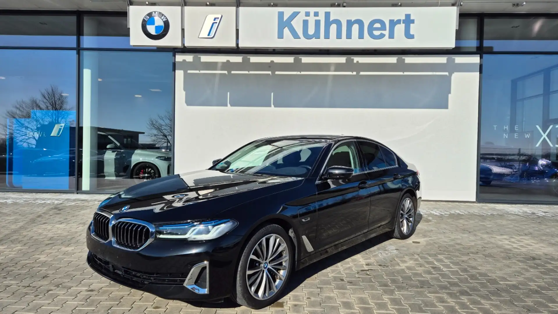 BMW 545 e xDrive Limousine Luxury-L/AHK/Laser-L/H&K Schwarz - 1