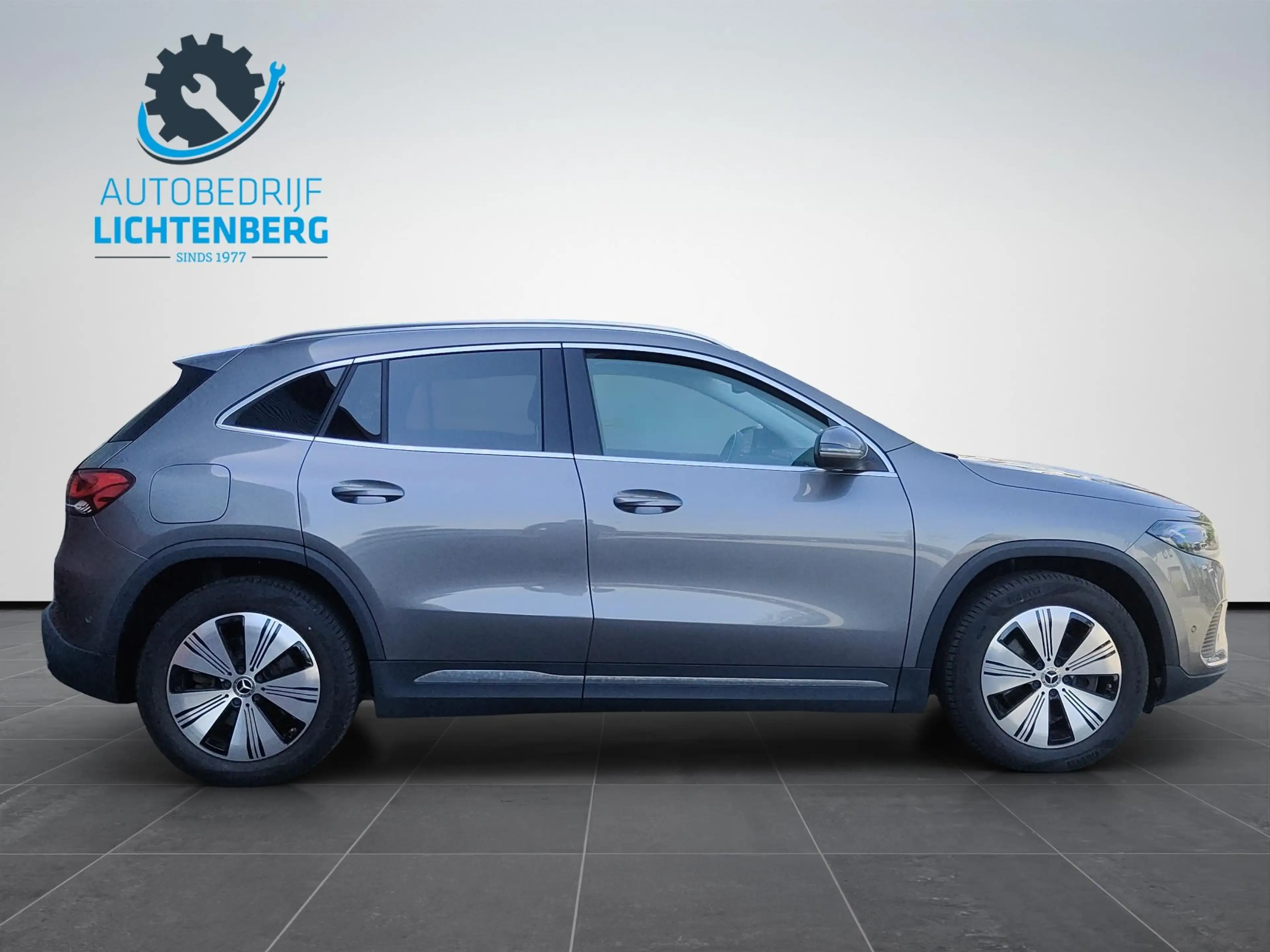 Mercedes-Benz EQA 300 4MATIC 67 kWh Progressive / Luxury Line Camera / D — photo 10