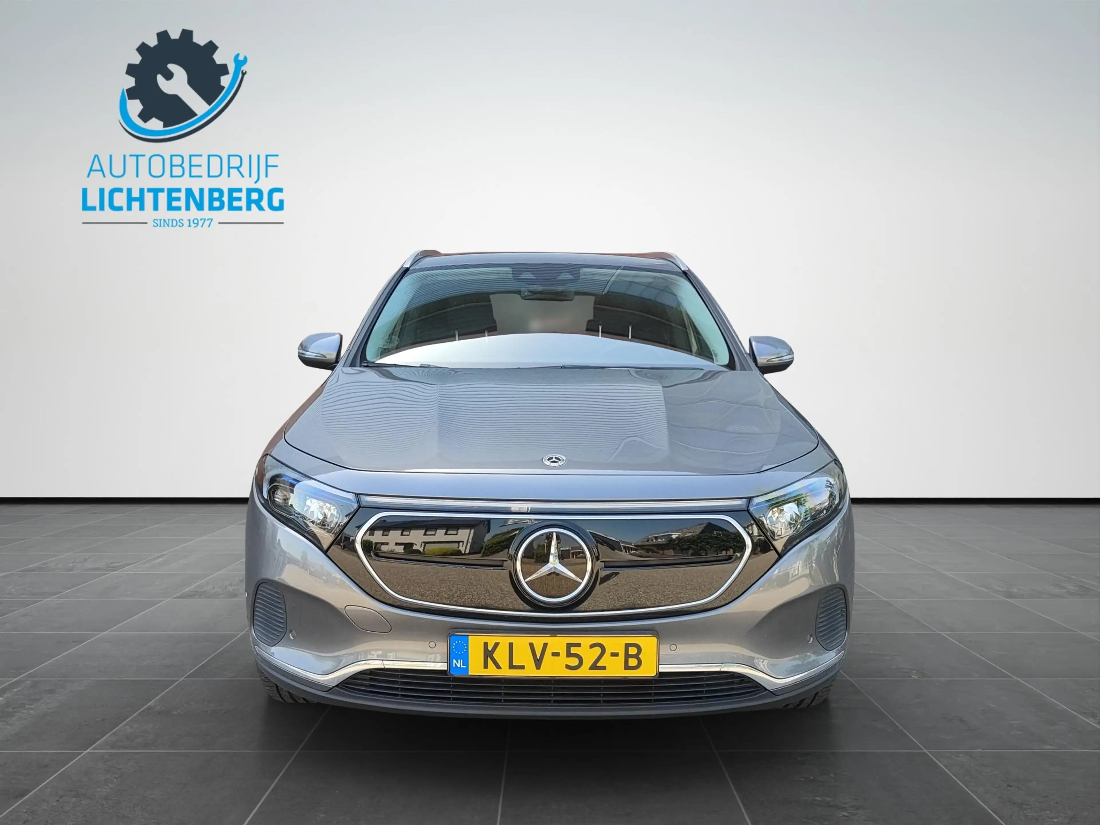 Mercedes-Benz EQA 300 4MATIC 67 kWh Progressive / Luxury Line Camera / D — photo 2