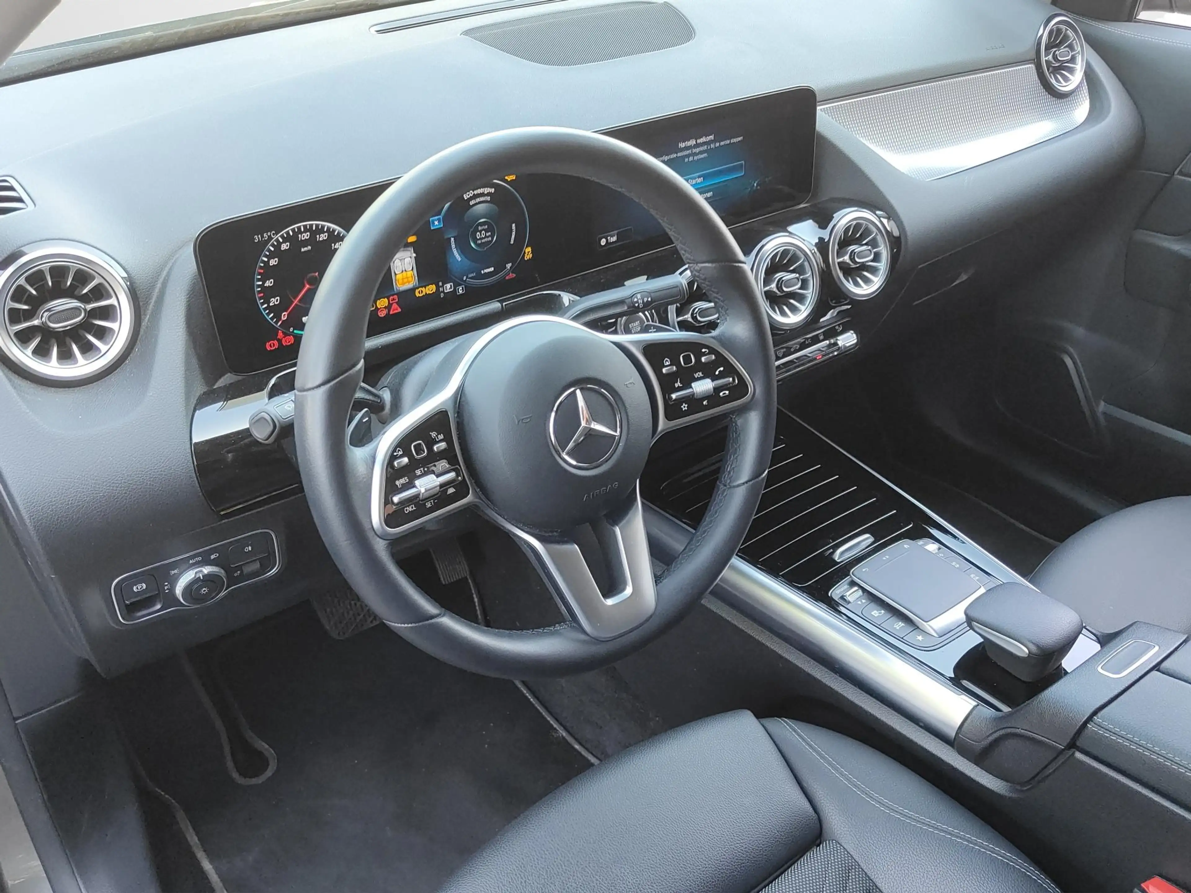 Mercedes-Benz EQA 300 4MATIC 67 kWh Progressive / Luxury Line Camera / D — photo 12