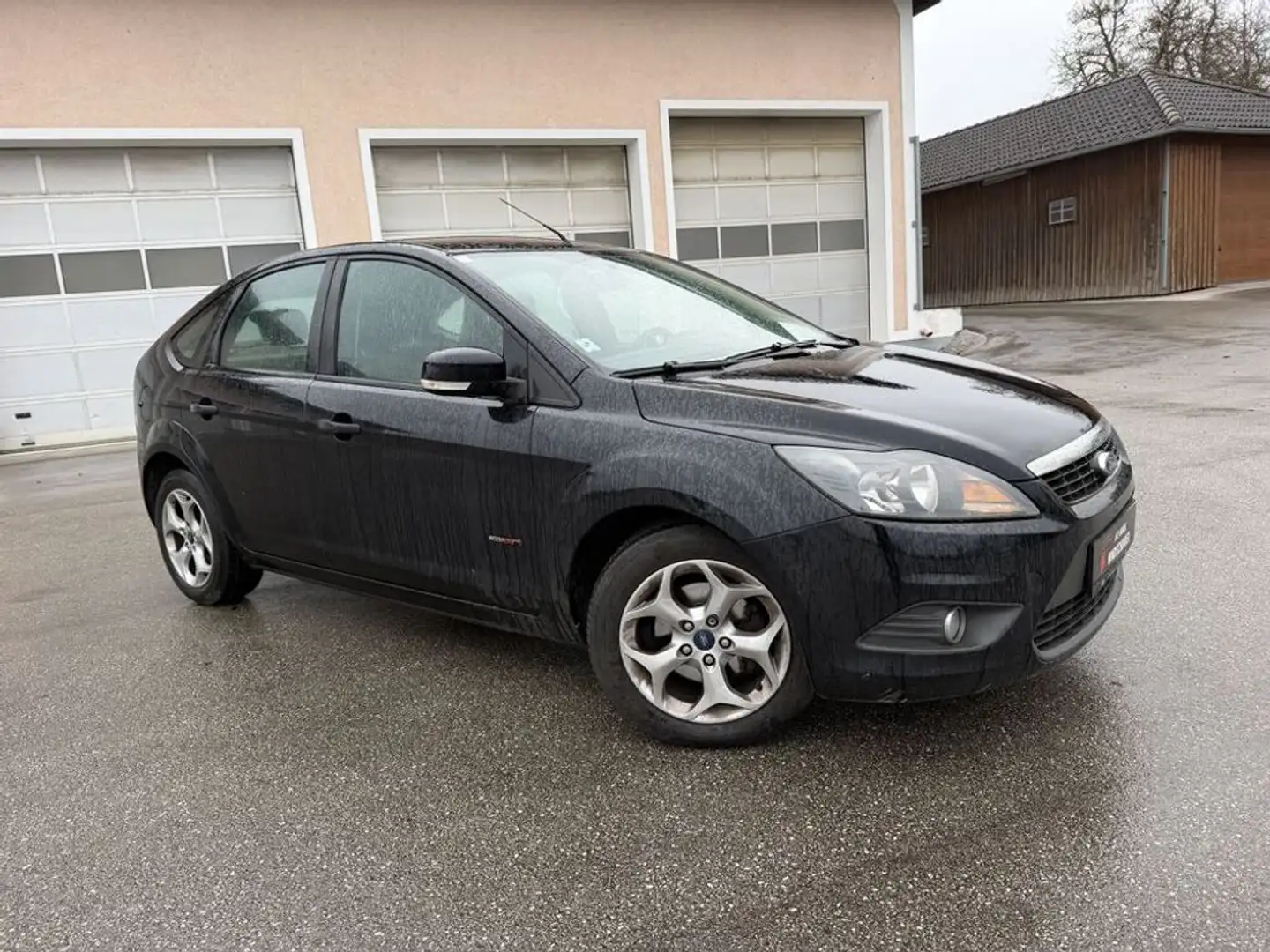 Ford Focus Trend Schwarz - 2