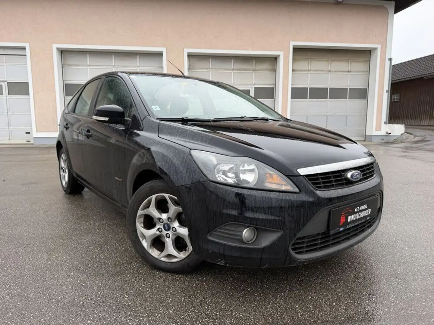 Ford Focus Trend Schwarz - 1