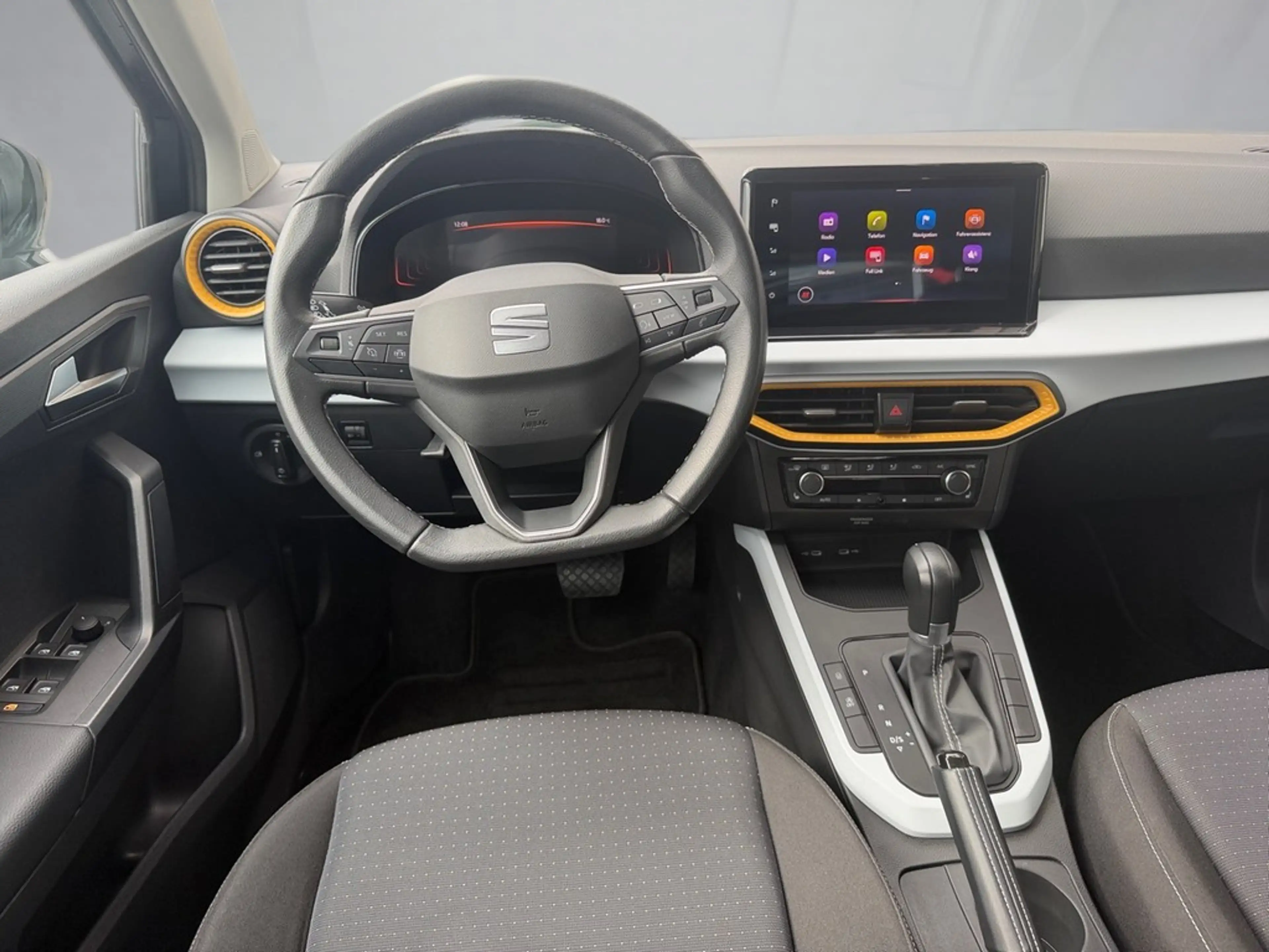 SEAT Arona 1,0 TSI DSG — photo 10