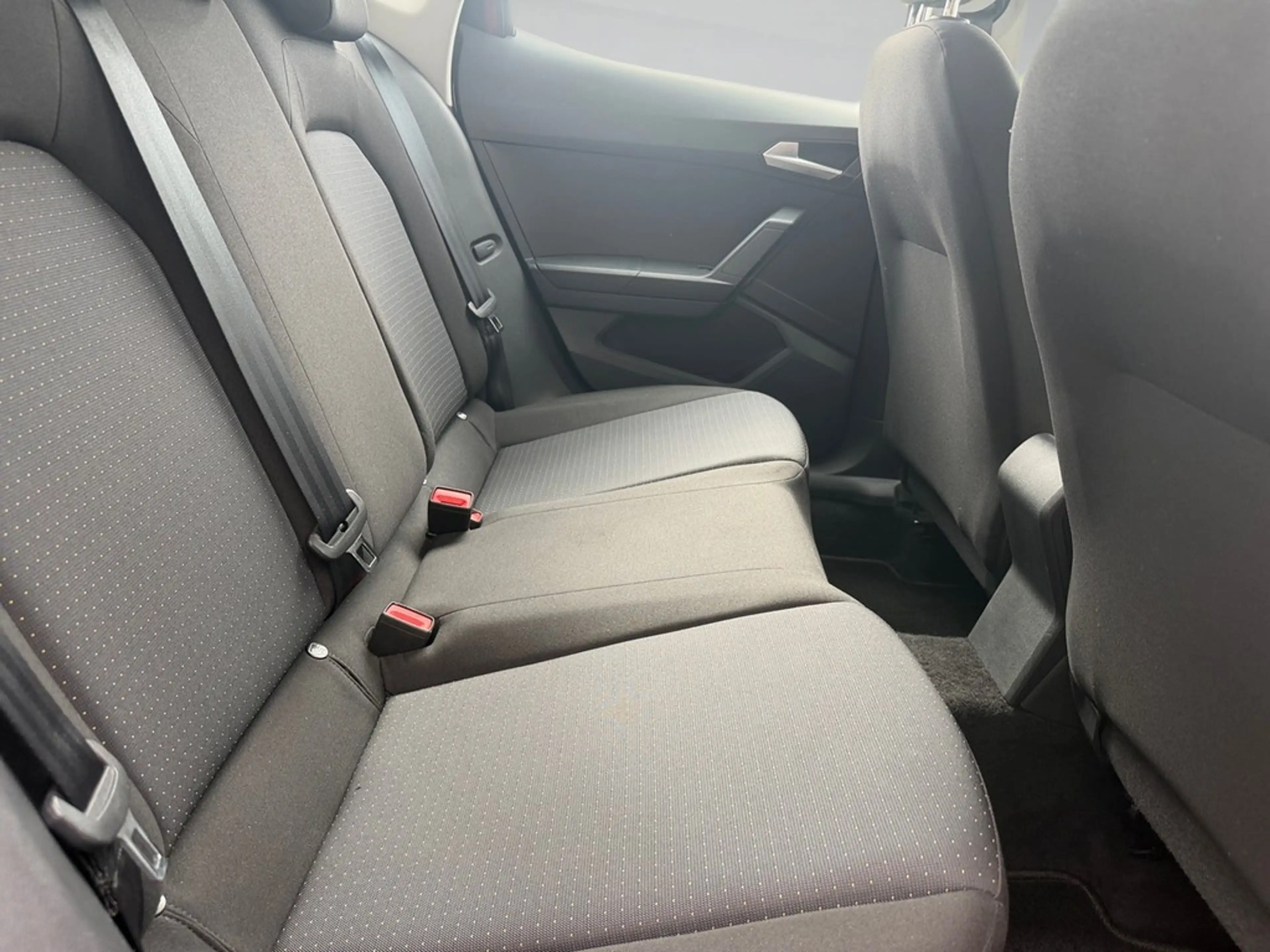 SEAT Arona 1,0 TSI DSG — photo 11