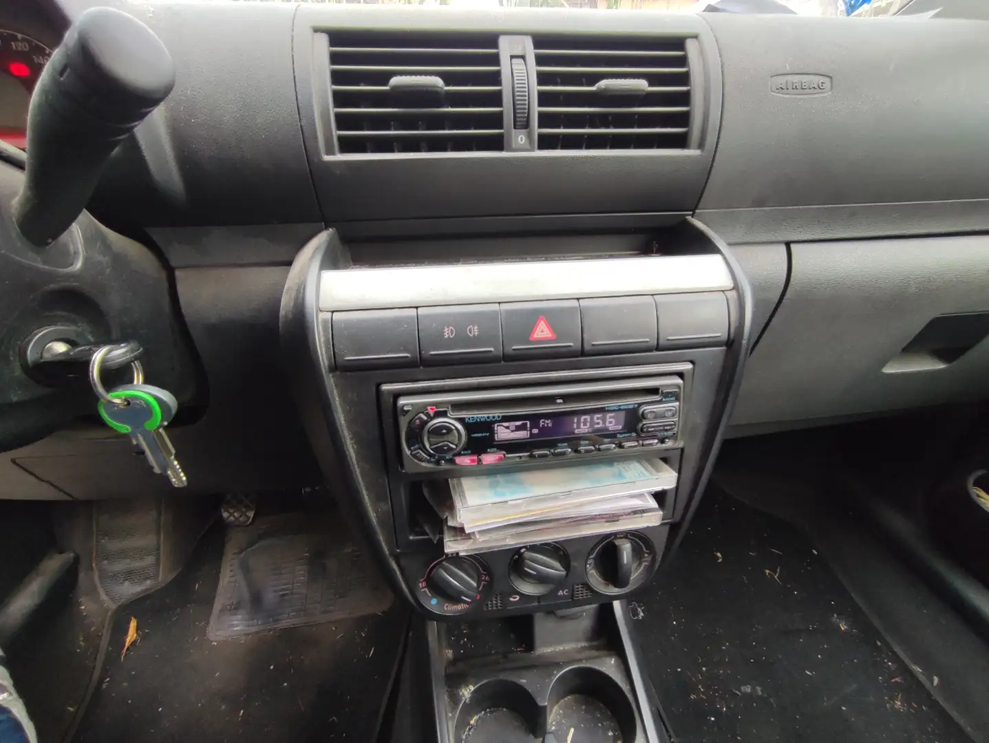 Volkswagen Fox Fox 1.2 Easy clima Gris - 1