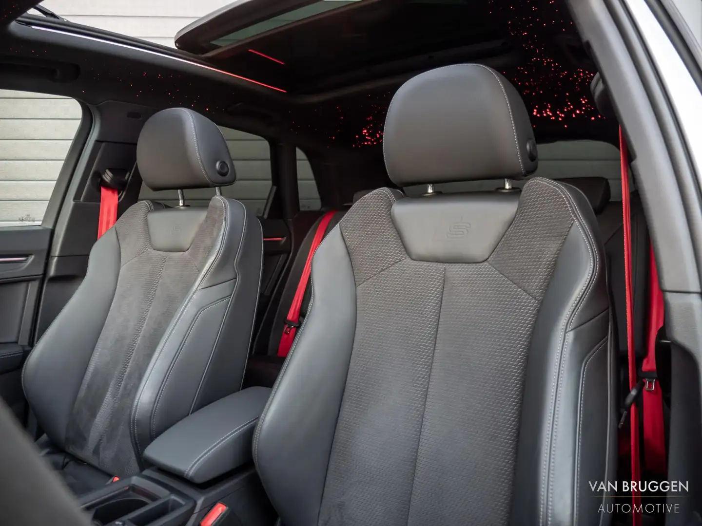 Audi Q3 35 TFSI S-Line Pano RSQ3 Sterrenhemel Sfeer Trekha Argent - 2