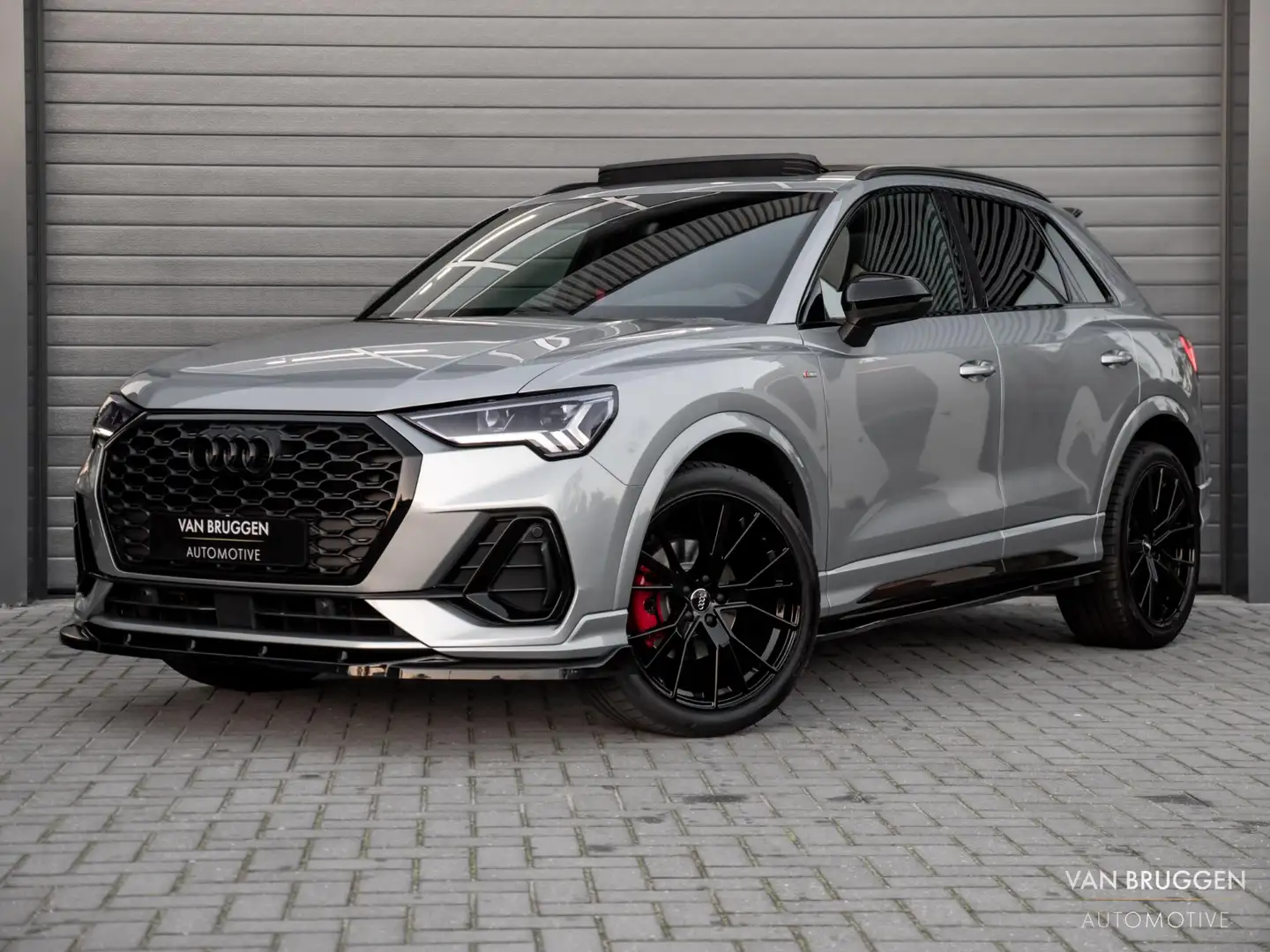 Audi Q3 35 TFSI S-Line Pano RSQ3 Sterrenhemel Sfeer Trekha Argent - 1