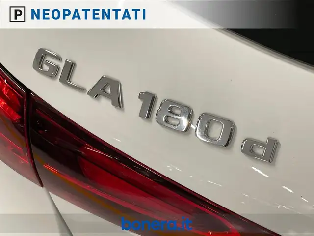 Mercedes-Benz Gla Class view 9