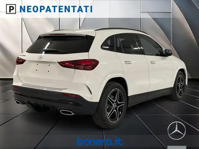 Mercedes-Benz Gla Class view 5