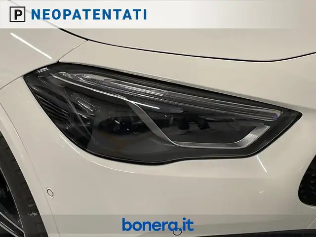 Mercedes-Benz Gla Class view 10