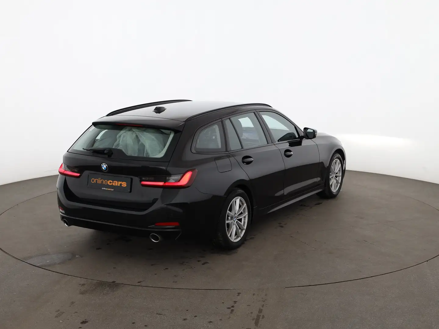 BMW 318 d Touring FACELIFT Aut LED RADAR NAVI SITZHZG Schwarz - 2