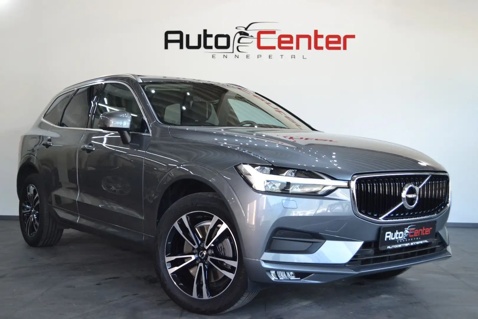 Volvo XC60 XC60 Momentum Pro AWD*2.Hand*Navi*Kamera*P Grau - 2