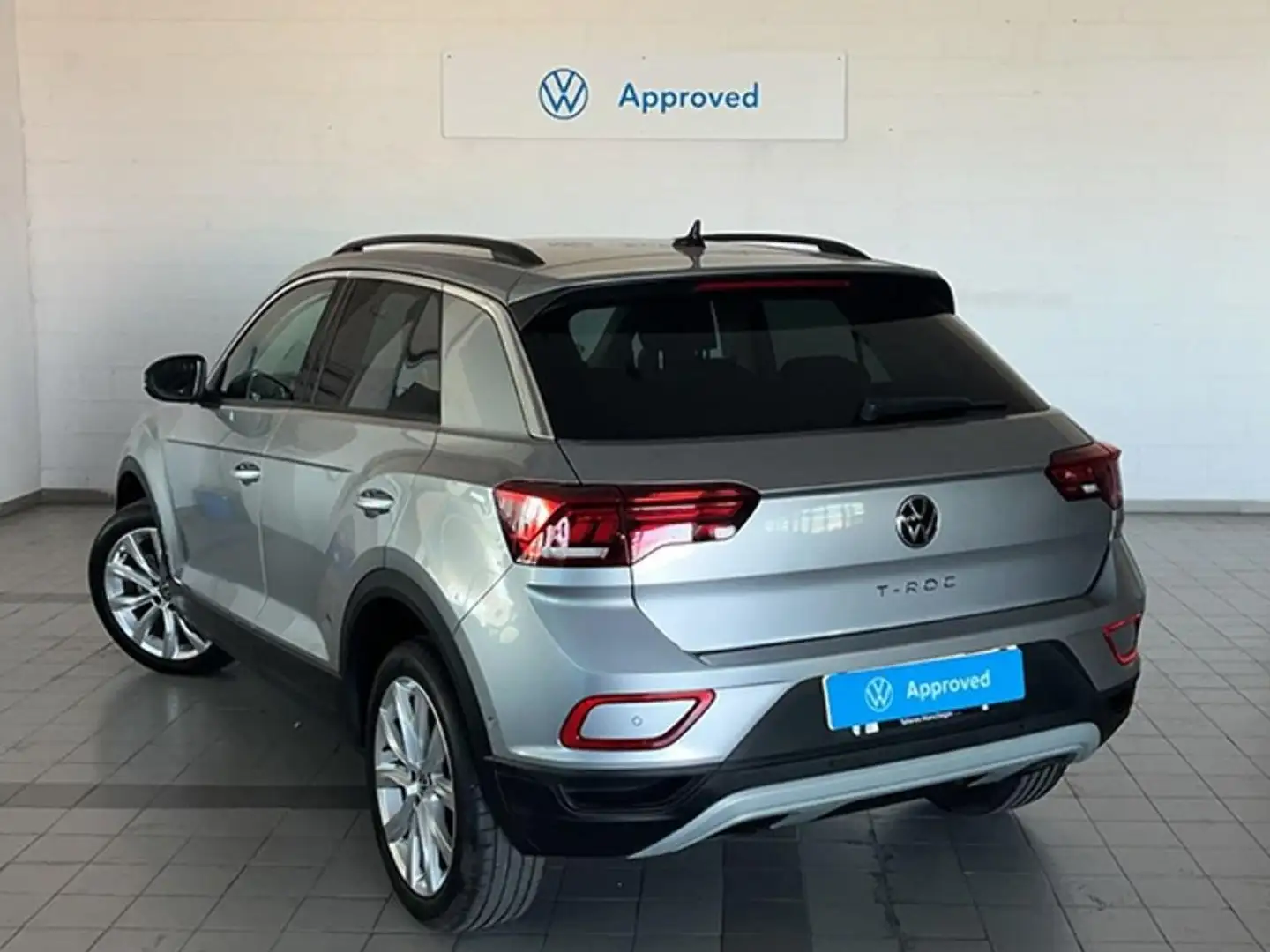 Volkswagen T-Roc 1.5 TSI Más DSG7 110KW Gris - 2