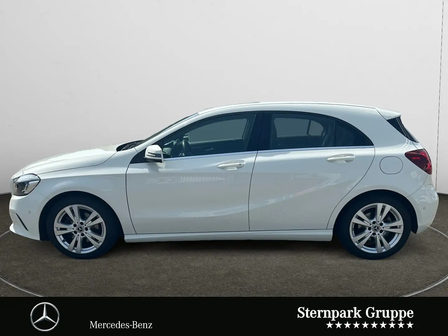 Mercedes-Benz A 180 A 180 Urban LED*PTS*SHZ*NAVI*BLUETOOTH*KEYLESS.* Blanc - 2