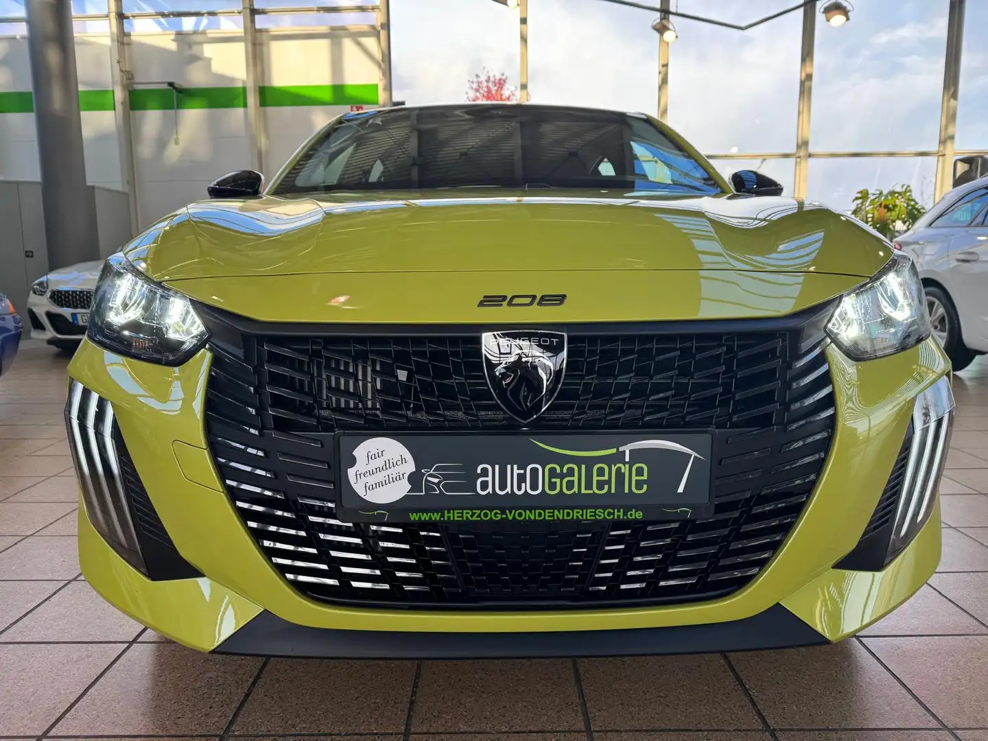 Peugeot 208 208 Benzin 100 Style - 2