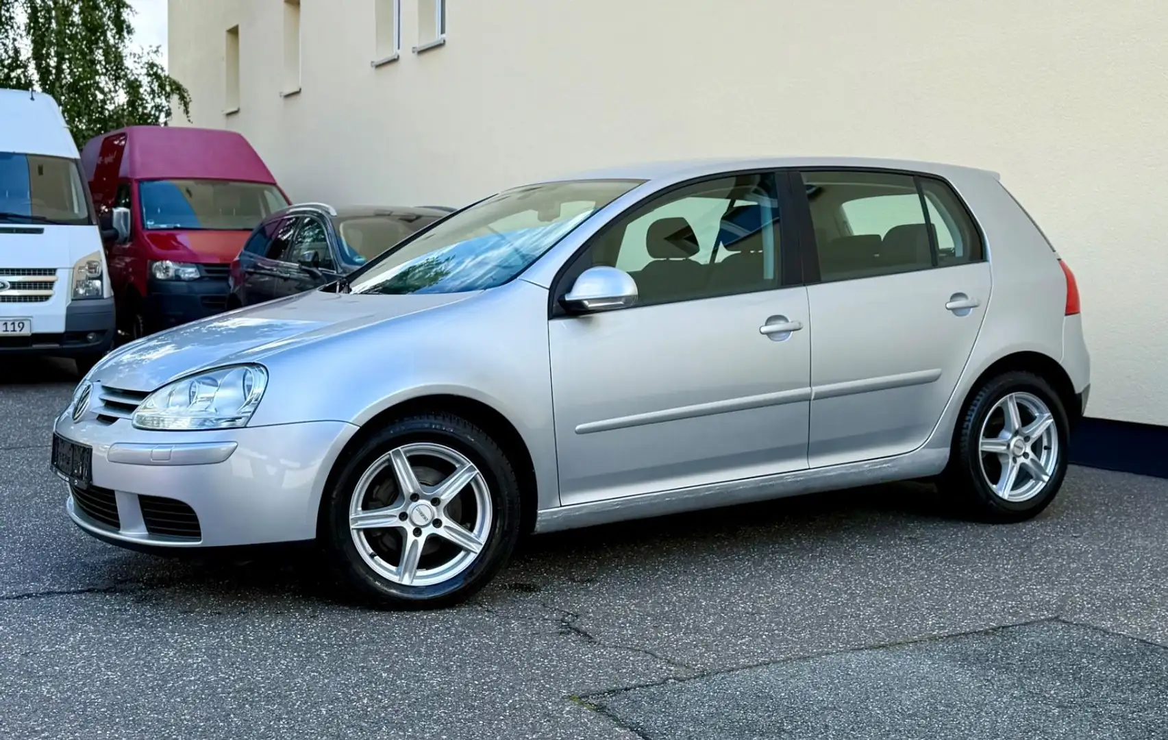 Volkswagen Golf V Lim. Comfortline CARPALY ZANRIMEN TÜV NEU Silber - 2