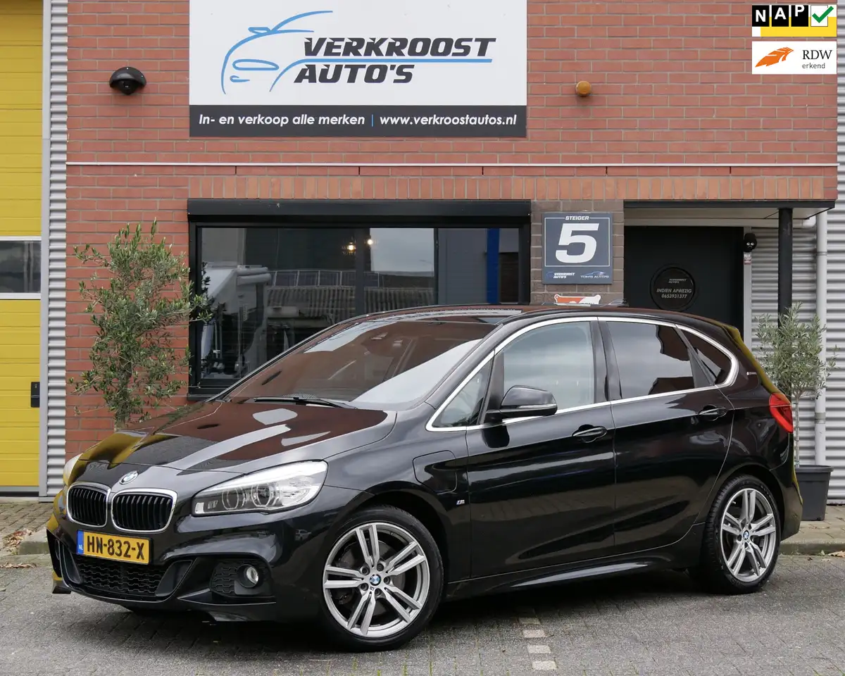 BMW 225