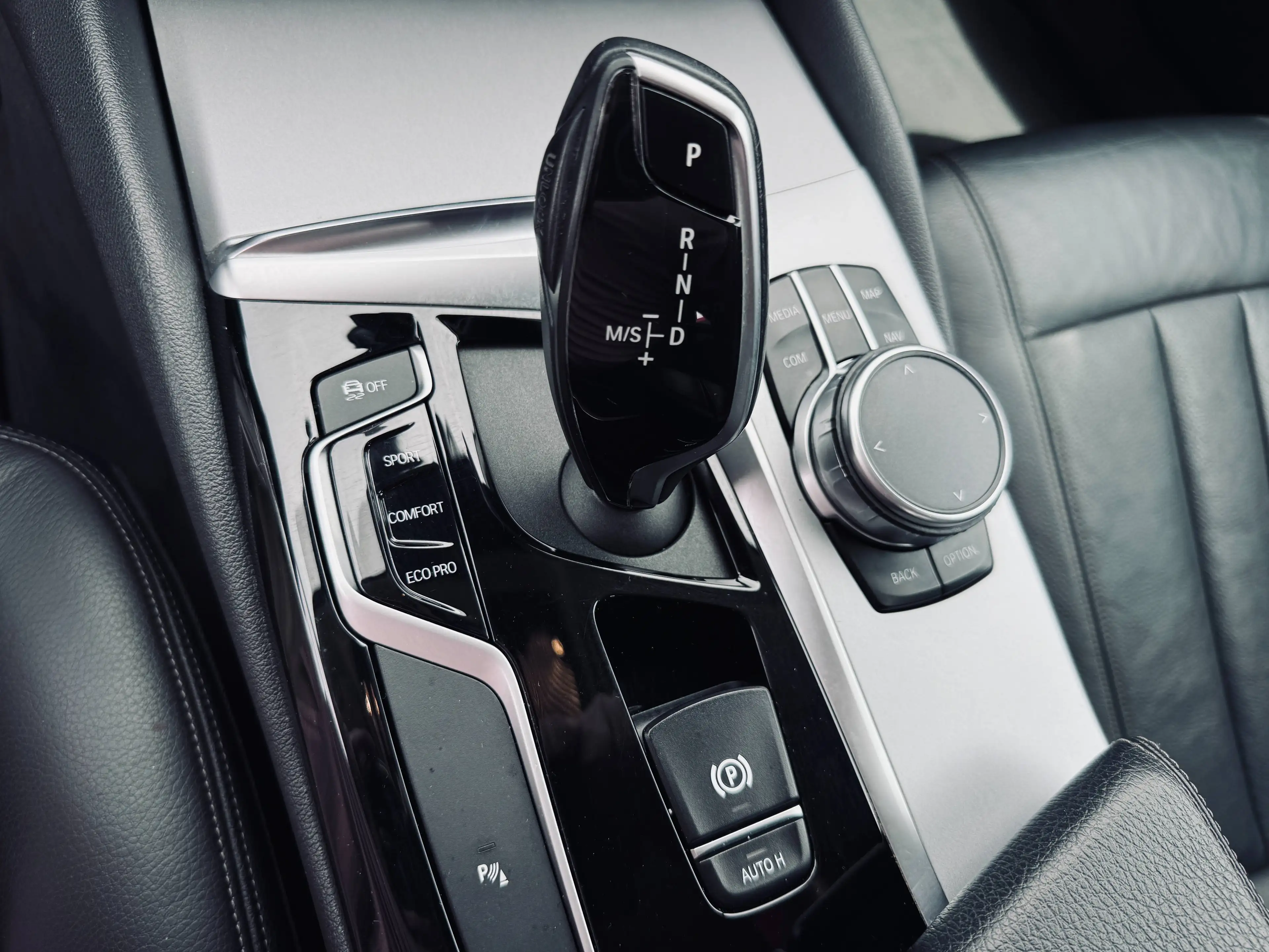 BMW 518 Touring 518d AUTOMATIQUE, Cuir, Navi, Garantie 1 An — photo 3