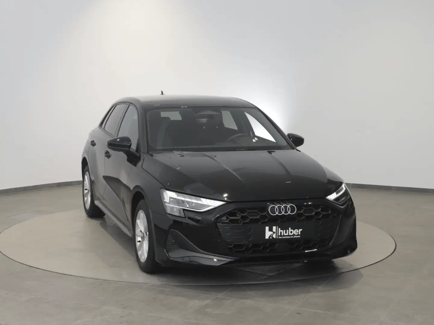 Audi A3 30 TFSI Schwarz - 2