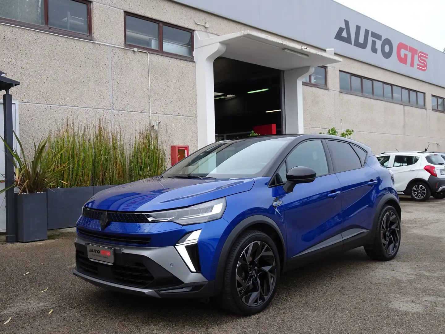 Renault Captur Captur 1.6 E-Tech full hybrid Esprit Alpine auto Blu/Azzurro - 1