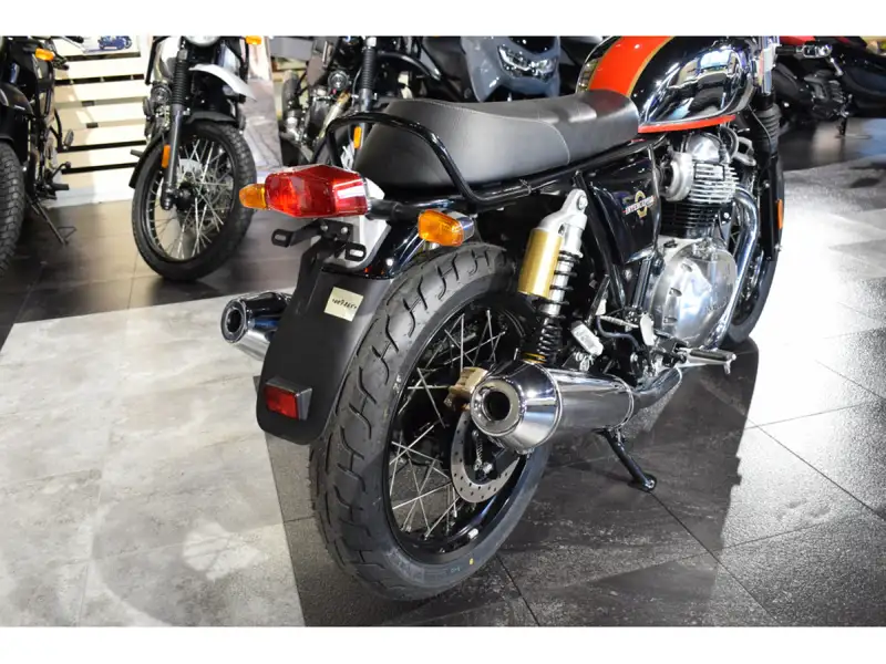 Royal Enfield Interceptor - foto 3