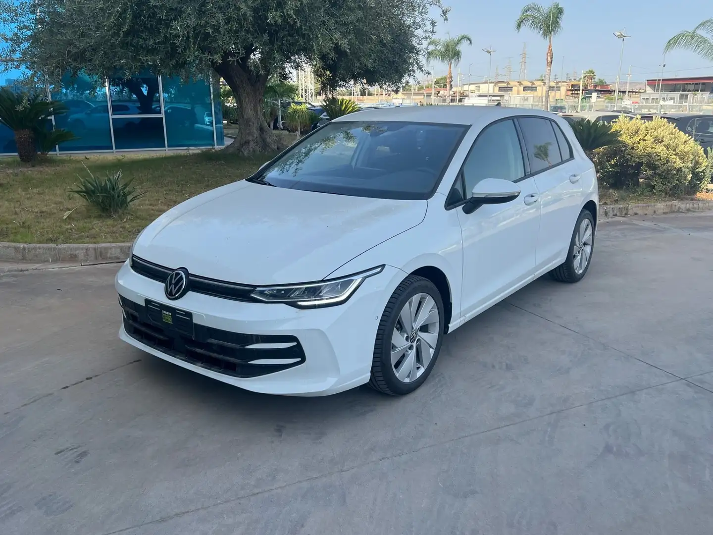 Volkswagen Golf 1.5 tsi 115cv possibilità noleggio no scoring Bianco - 1