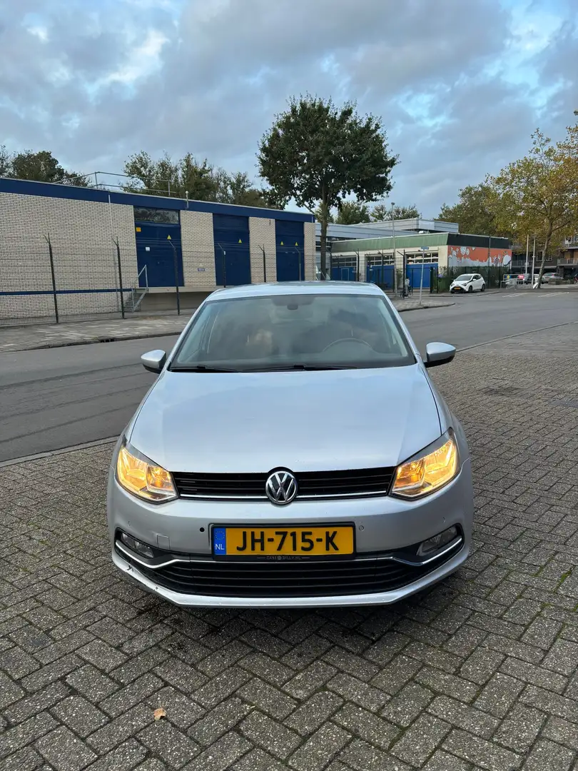 Volkswagen Polo 1.4 TDI Bns Edition Grijs - 2