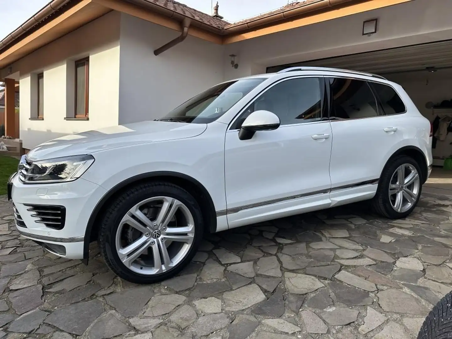 Volkswagen Touareg Touareg 4.2 V8 TDI DPF 4Motion Automatik Weiß - 1
