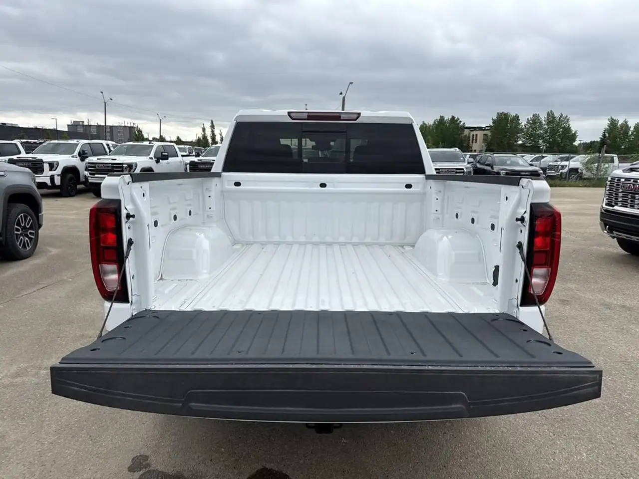 GMC Sierra 1500 photo GMC Sierra 1500