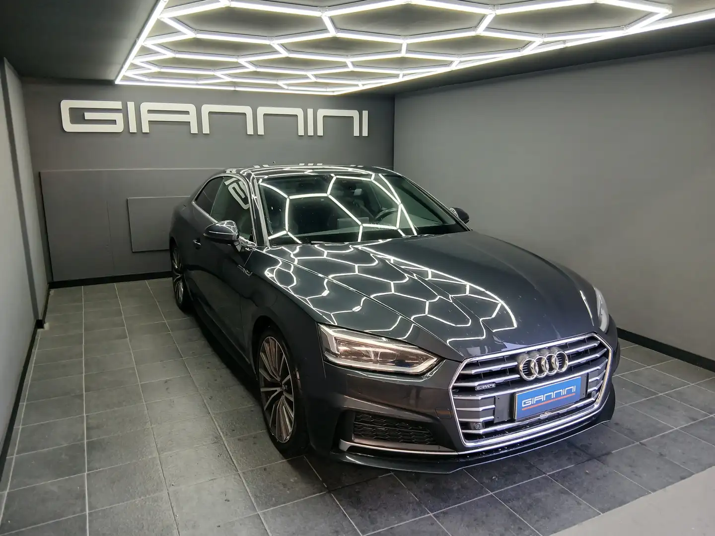 Audi A5 A5 II 2017 Coupe 40 2.0 tdi Sport s-tronic Grigio - 2
