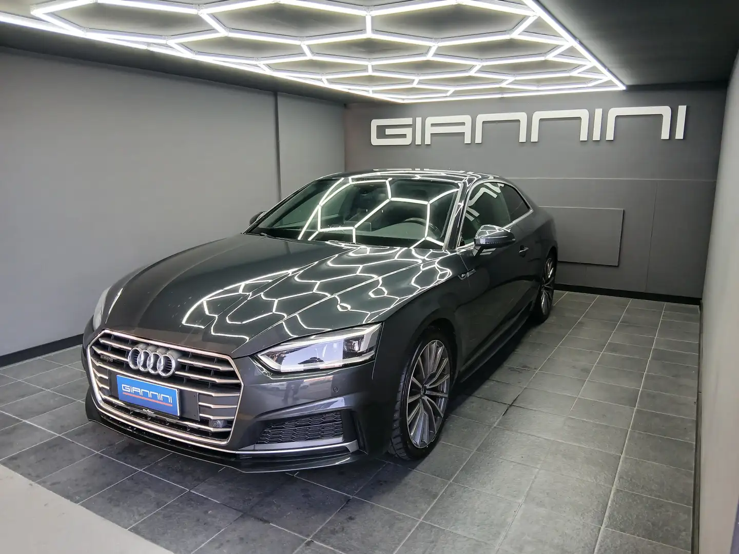 Audi A5 A5 II 2017 Coupe 40 2.0 tdi Sport s-tronic Grigio - 1