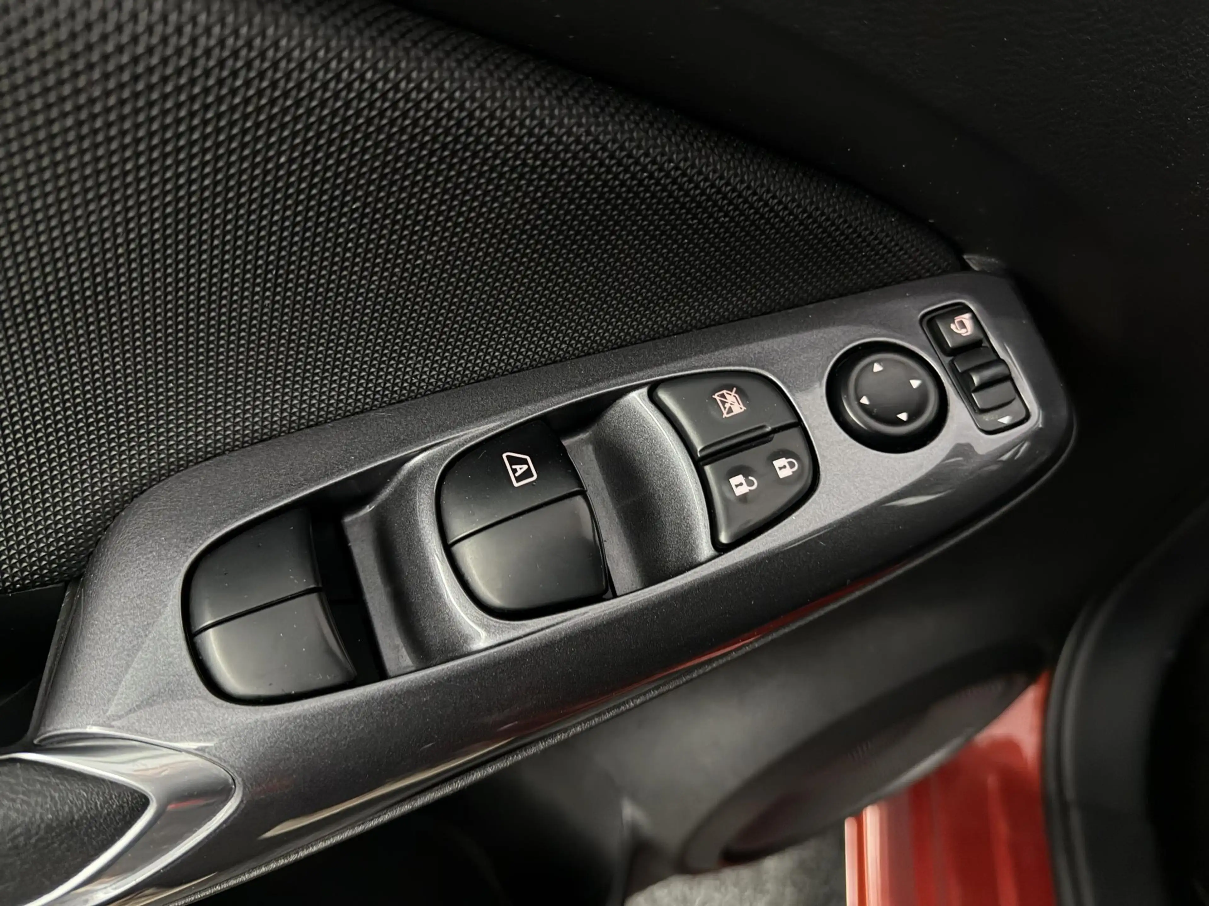 Nissan Juke 1.0 DIG-T Acenta — photo 19
