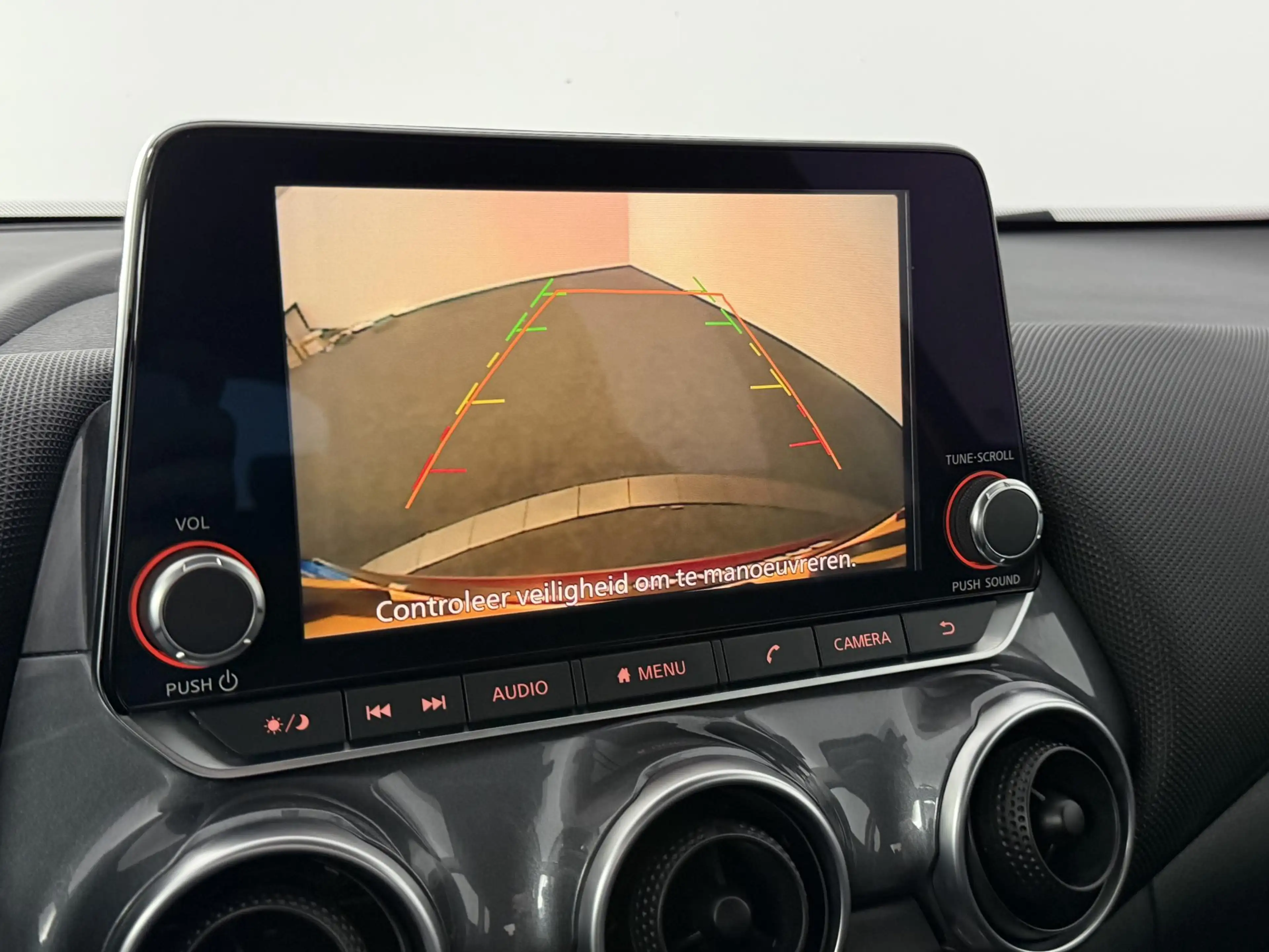 Nissan Juke 1.0 DIG-T Acenta — photo 27