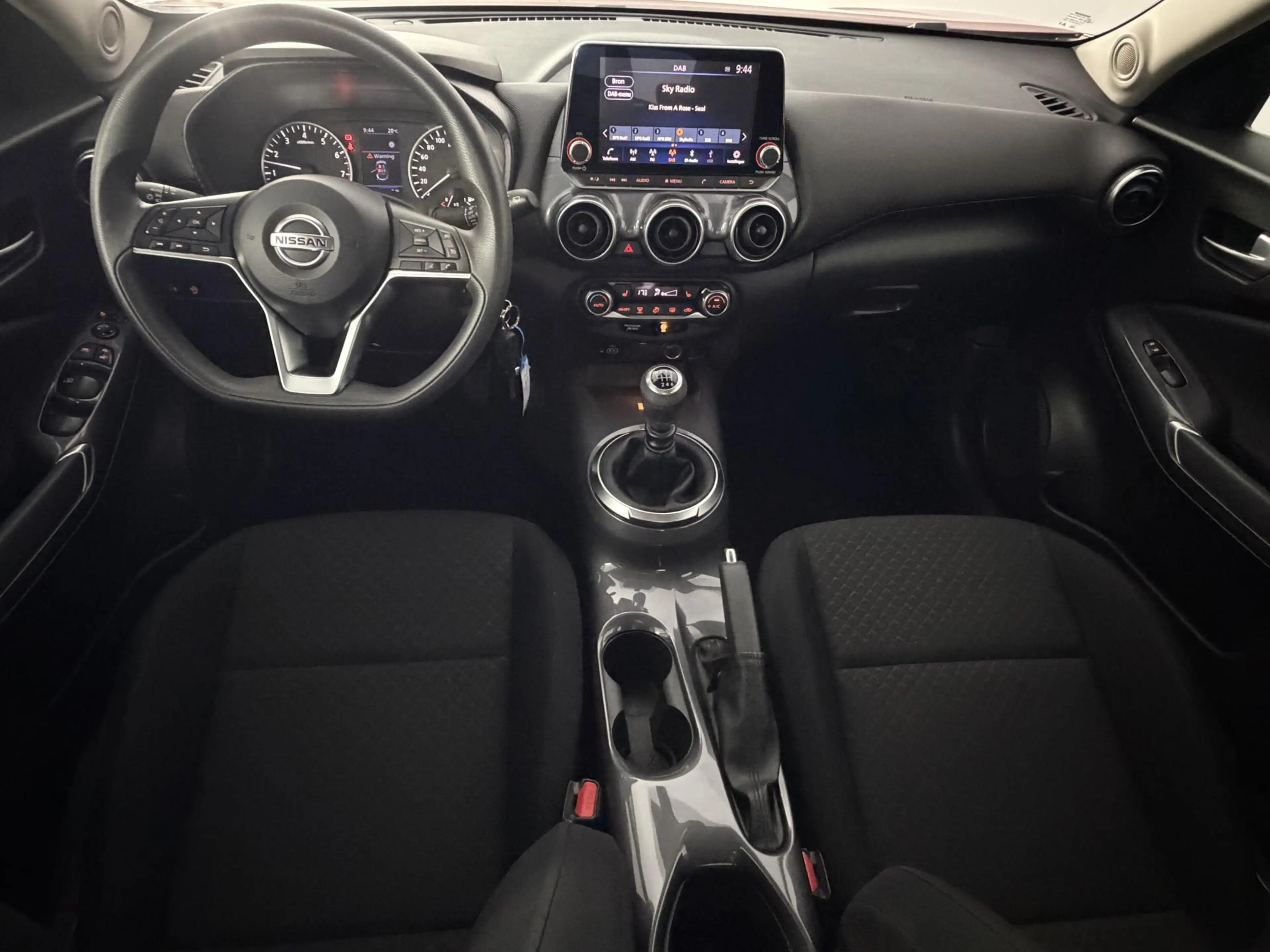 Nissan Juke 1.0 DIG-T Acenta — photo 17