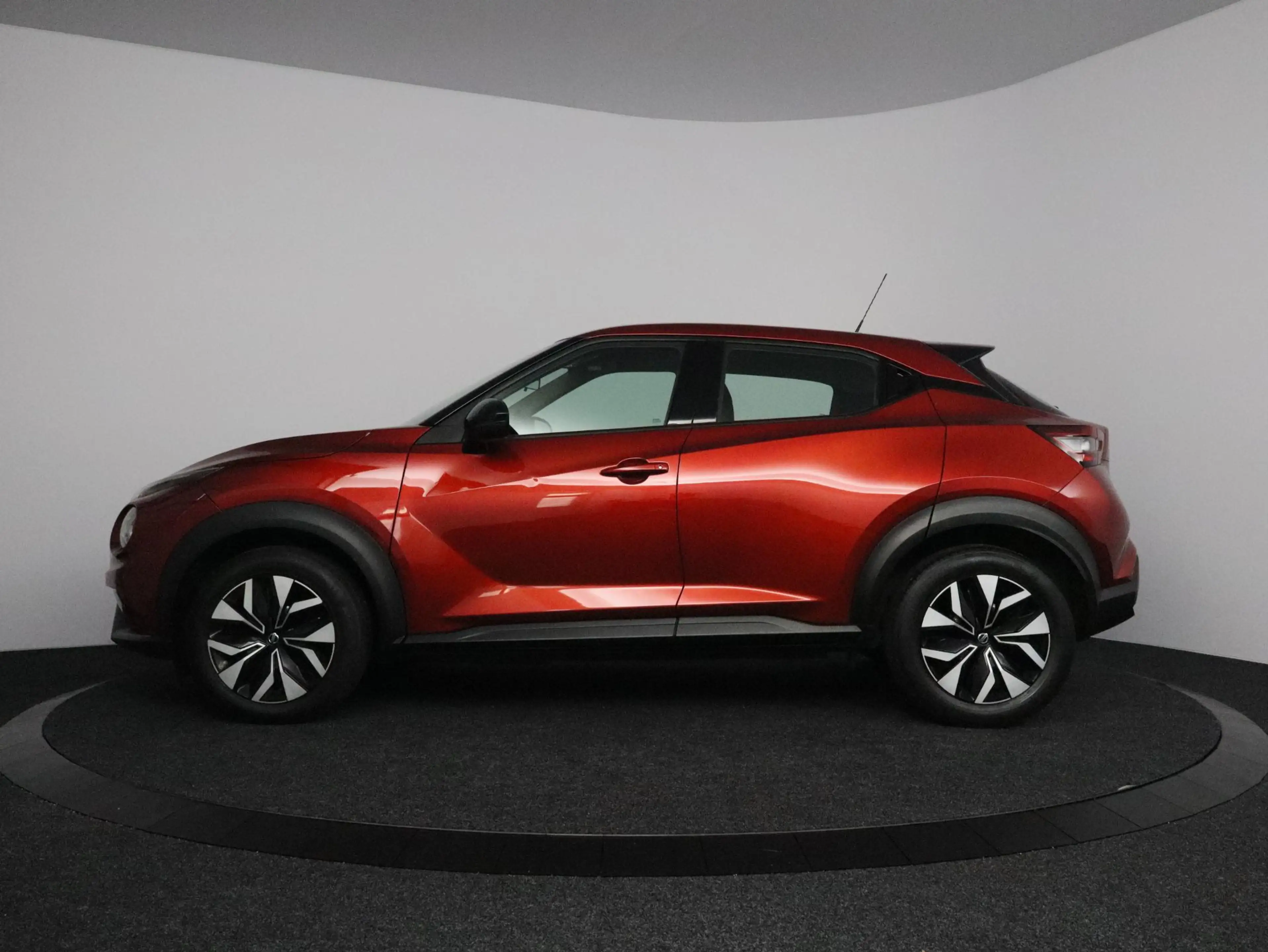 Nissan Juke 1.0 DIG-T Acenta — photo 11